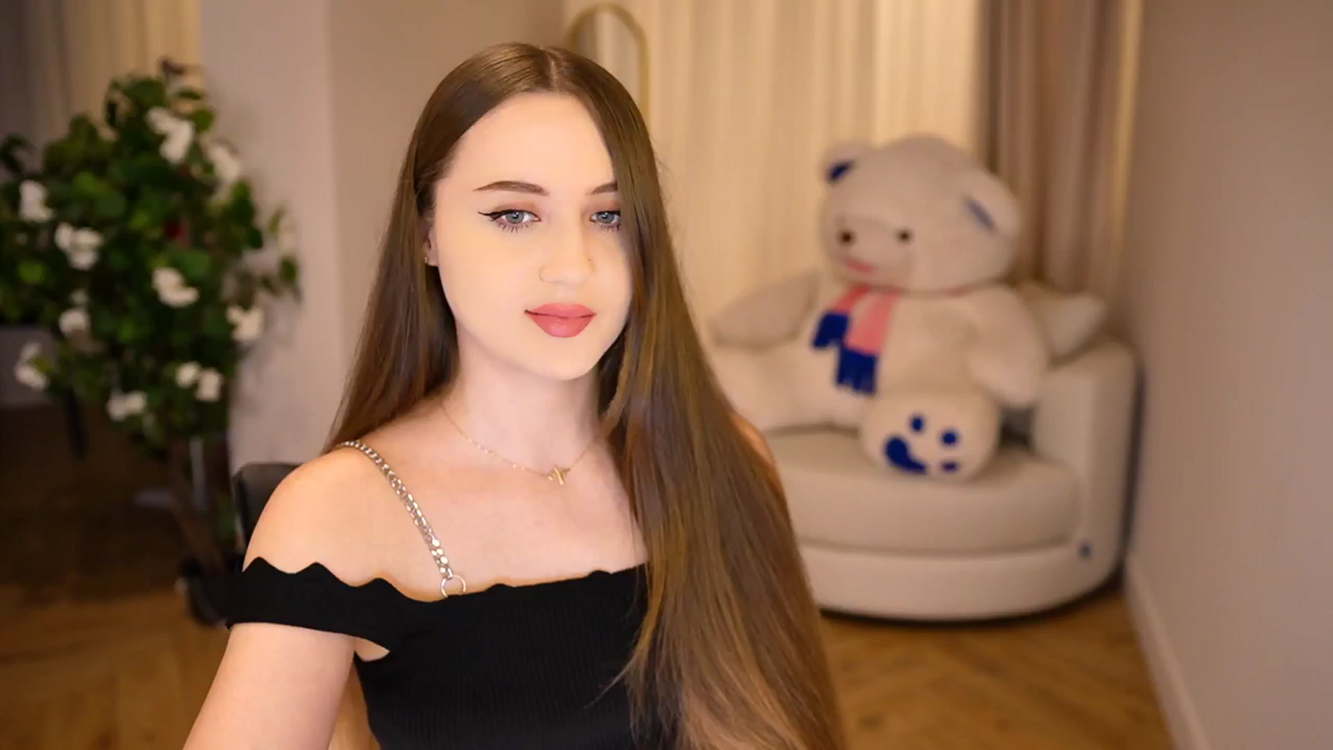 Gallery image thumbnail from Innocent_Soul's myfreecams stream on, 12/03/2024, 14:06 image 14 of 20