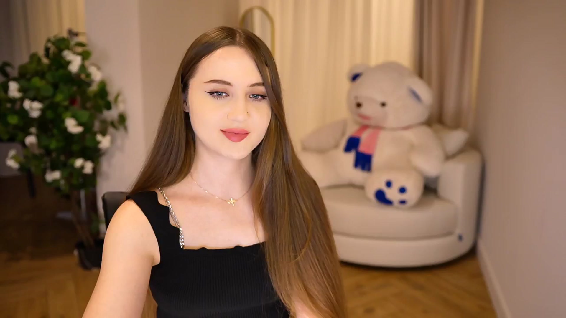 Gallery image thumbnail from Innocent_Soul's myfreecams stream on, 12/03/2024, 15:05 image 5 of 20