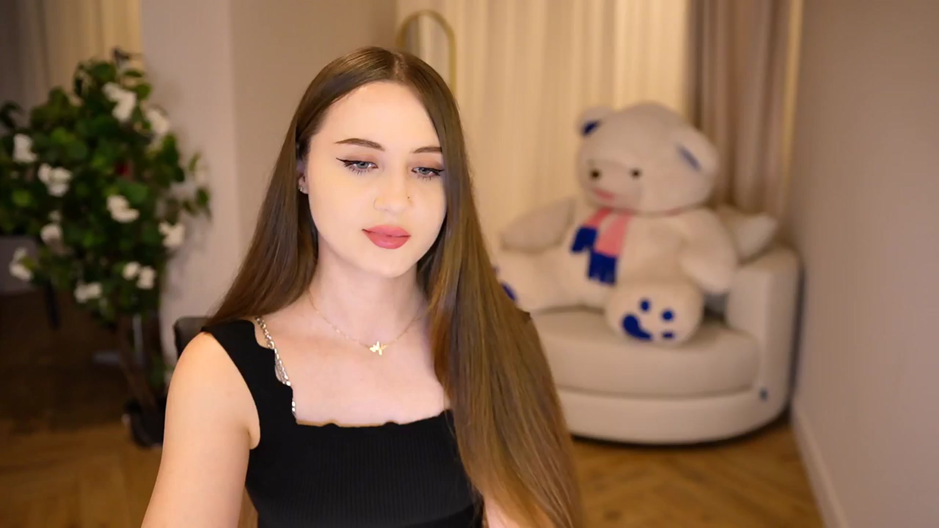 Gallery image thumbnail from Innocent_Soul's myfreecams stream on, 12/03/2024, 15:05 image 3 of 20