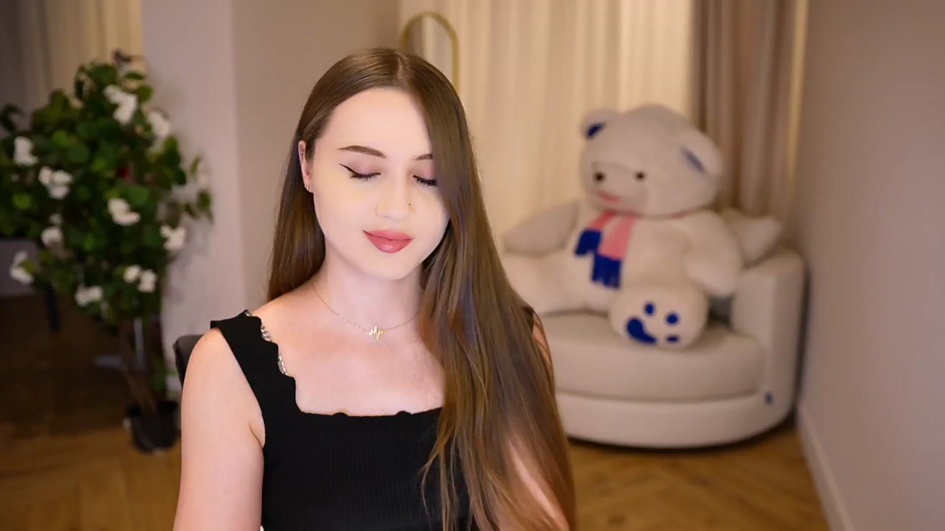 Gallery image thumbnail from Innocent_Soul's myfreecams stream on, 12/03/2024, 16:24 image 8 of 20