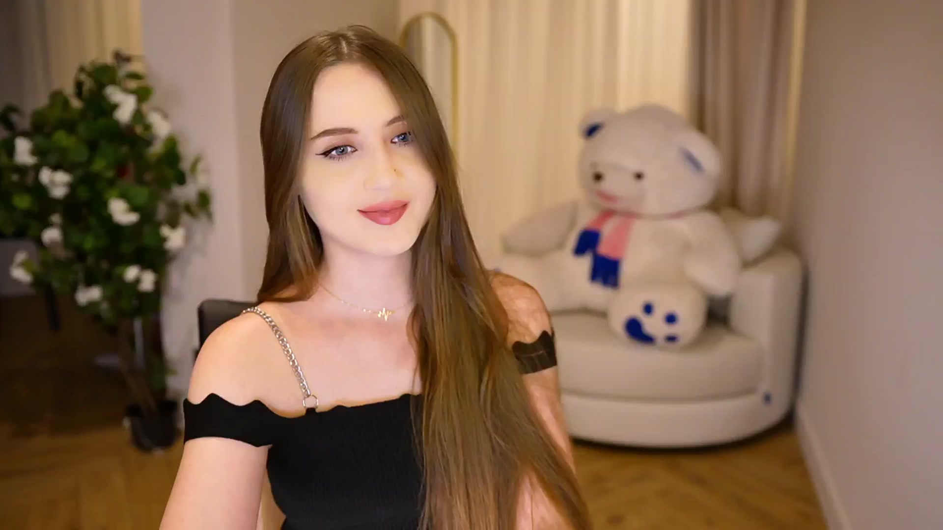 Gallery image thumbnail from Innocent_Soul's myfreecams stream on, 12/03/2024, 16:24 image 19 of 20