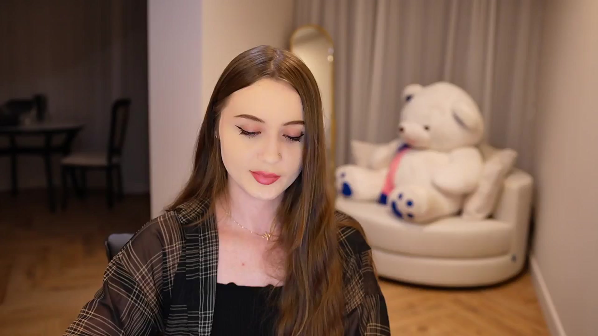 Gallery image thumbnail from Innocent_Soul's myfreecams stream on, 12/25/2024, 20:41 image 13 of 20