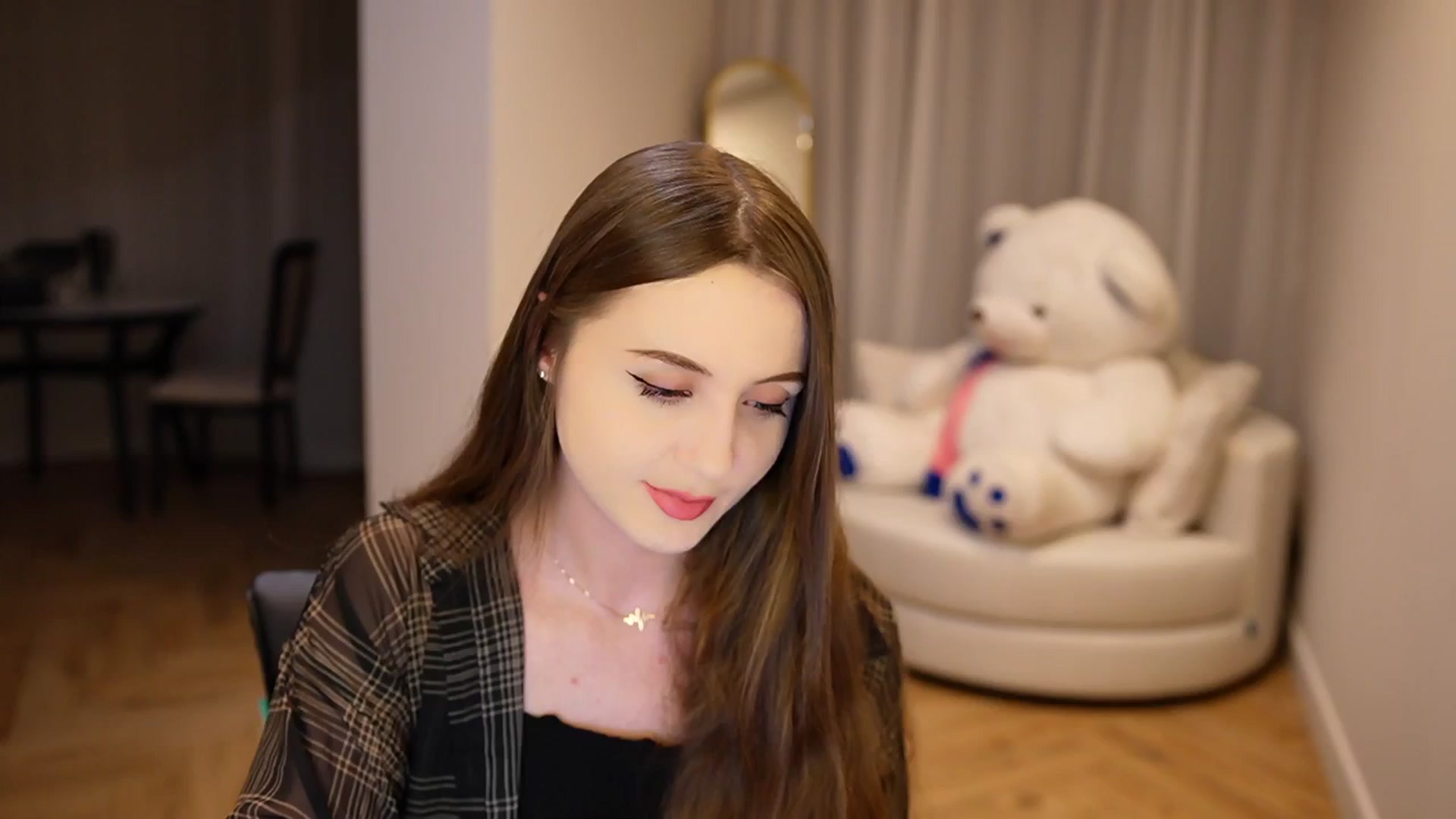 Gallery image thumbnail from Innocent_Soul's myfreecams stream on, 12/25/2024, 20:41 image 11 of 20