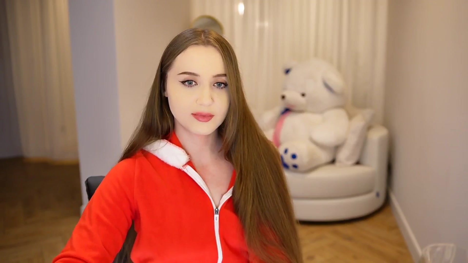 Gallery image thumbnail from Innocent_Soul's myfreecams stream on, 12/31/2024, 20:15 image 13 of 20