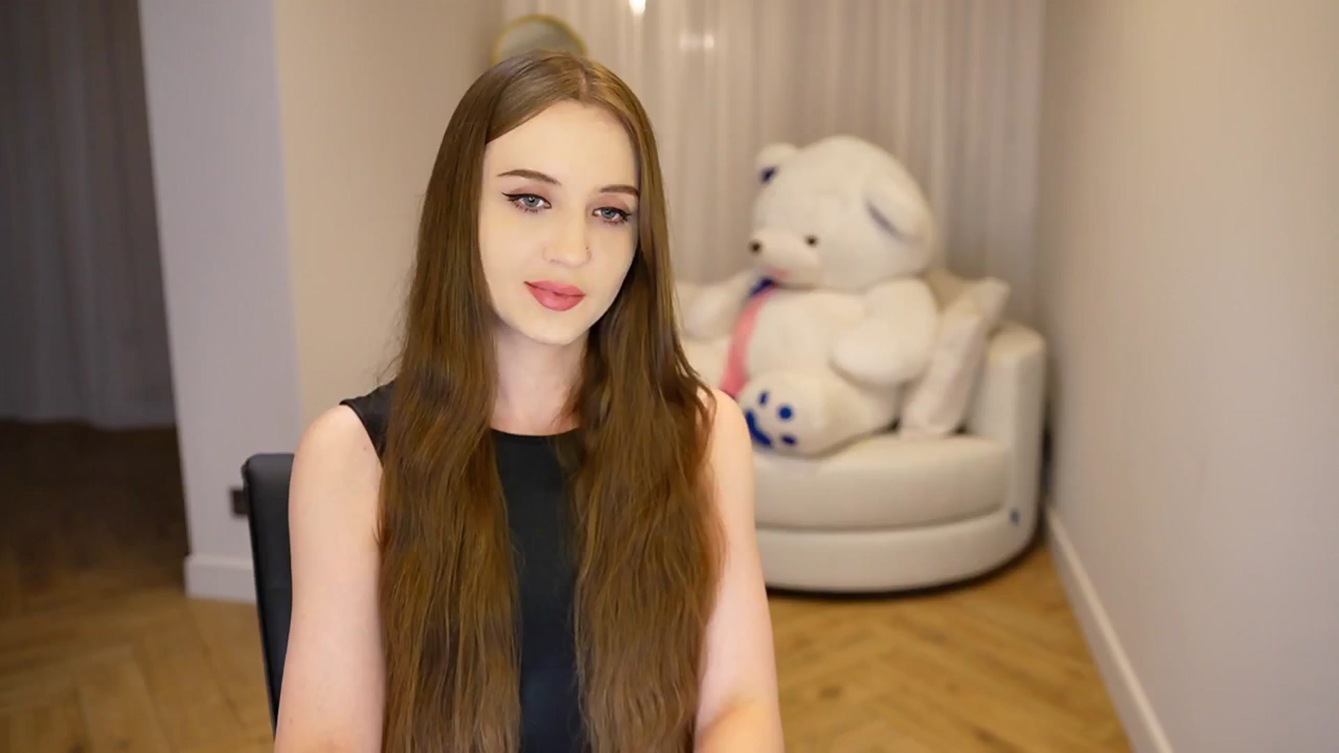 Gallery image thumbnail from Innocent_Soul's myfreecams stream on, 01/03/2025, 20:43 image 15 of 20