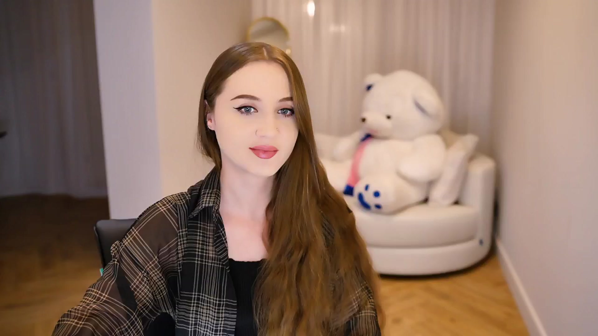 Gallery image thumbnail from Innocent_Soul's myfreecams stream on, 01/04/2025, 19:32 image 3 of 20