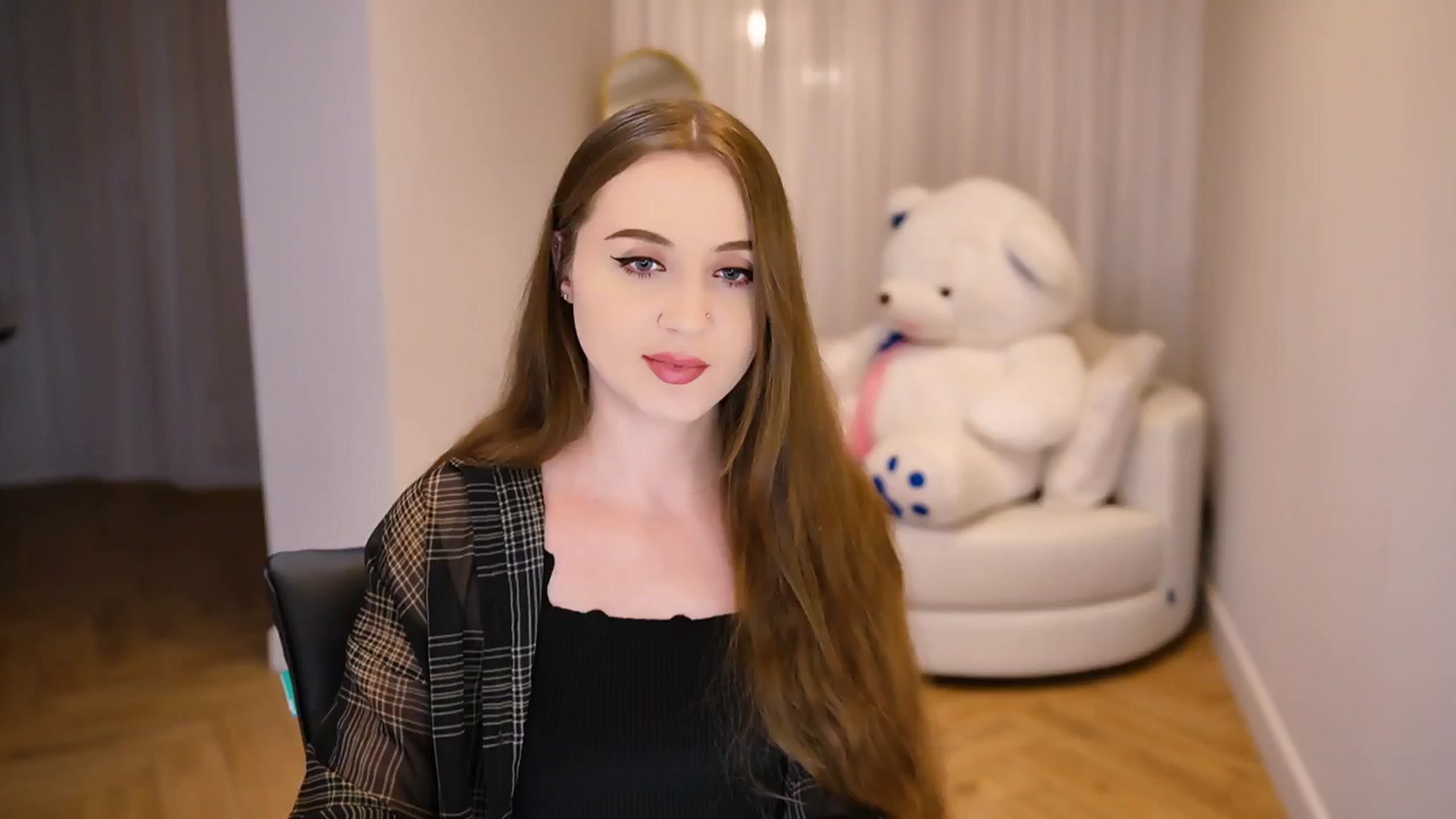 Gallery image thumbnail from Innocent_Soul's myfreecams stream on, 01/04/2025, 19:32 image 15 of 20