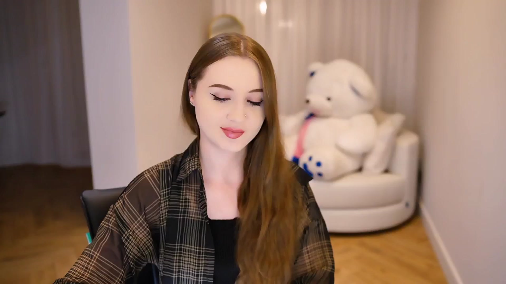 Gallery image thumbnail from Innocent_Soul's myfreecams stream on, 01/04/2025, 19:32 image 2 of 20