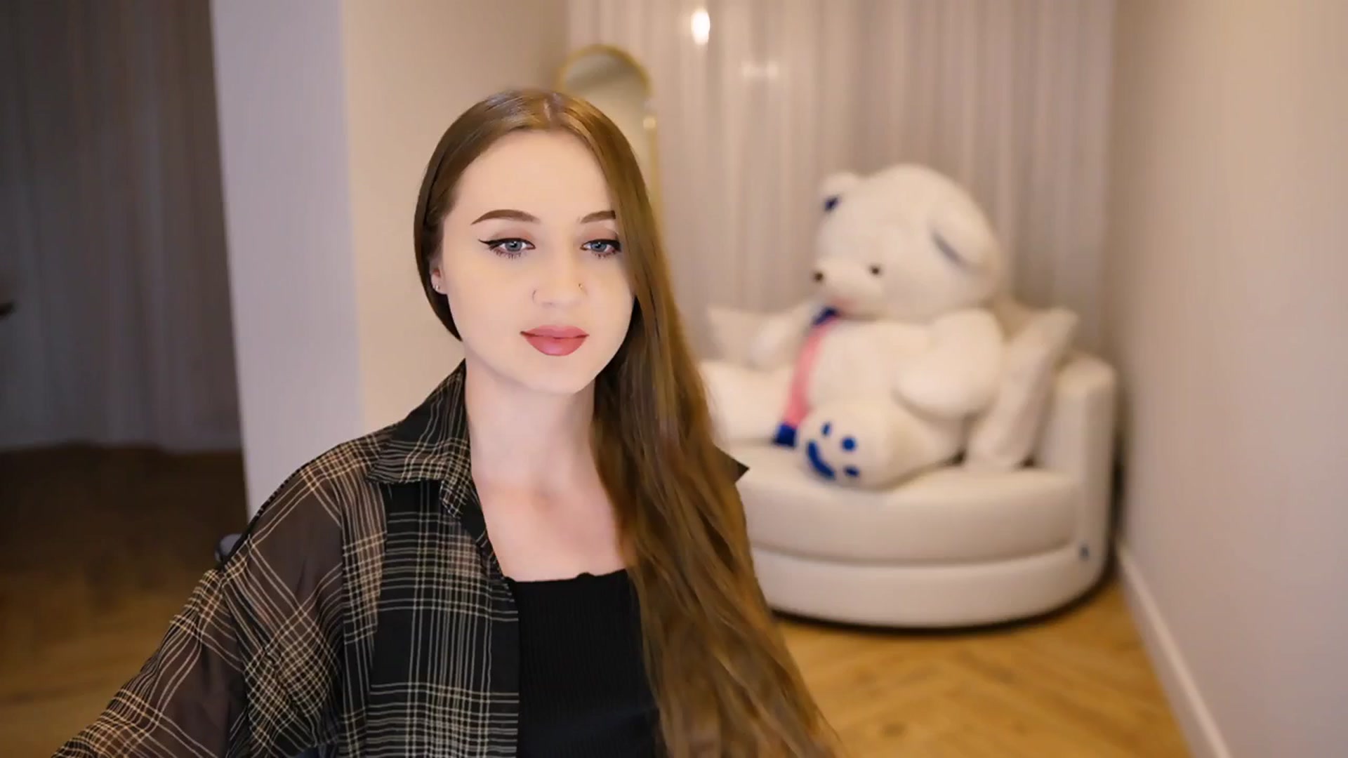 Gallery image thumbnail from Innocent_Soul's myfreecams stream on, 01/04/2025, 19:32 image 10 of 20