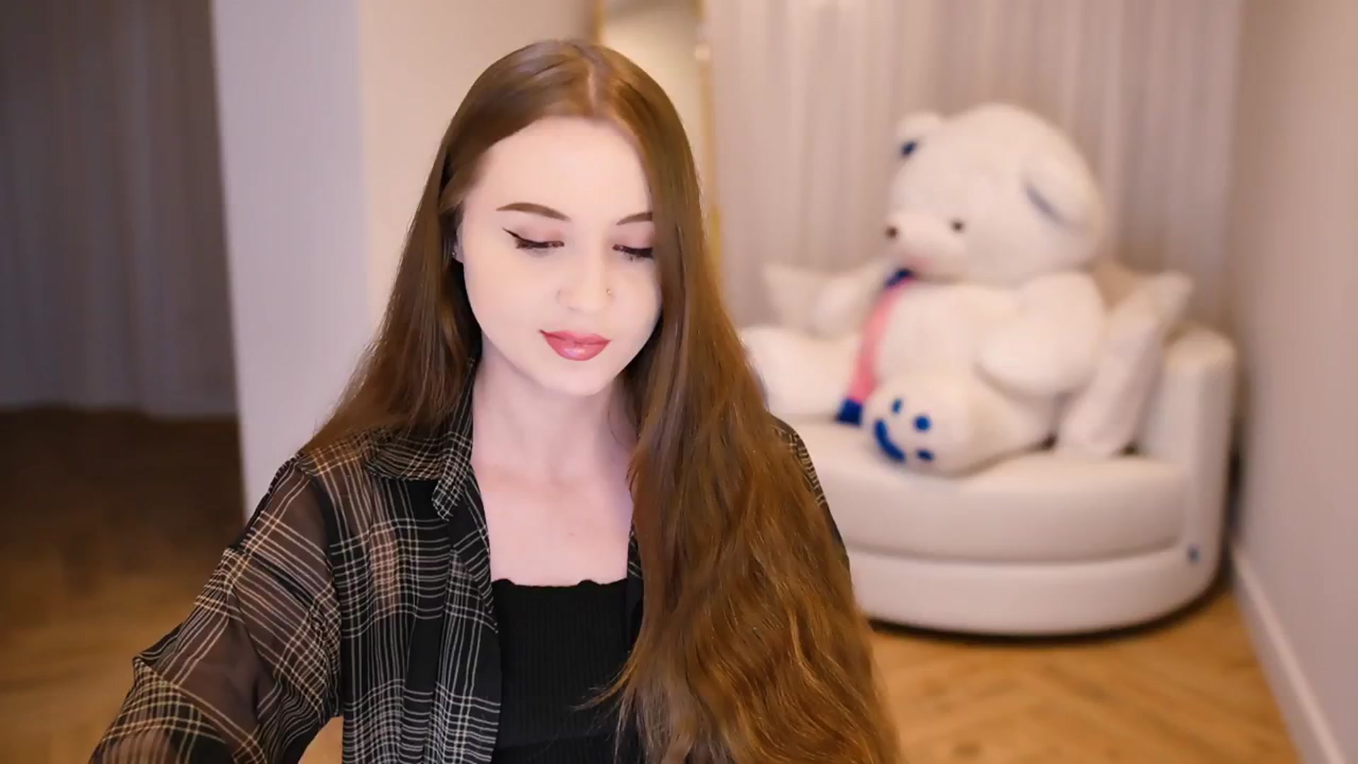 Gallery image thumbnail from Innocent_Soul's myfreecams stream on, 01/04/2025, 20:33 image 6 of 20