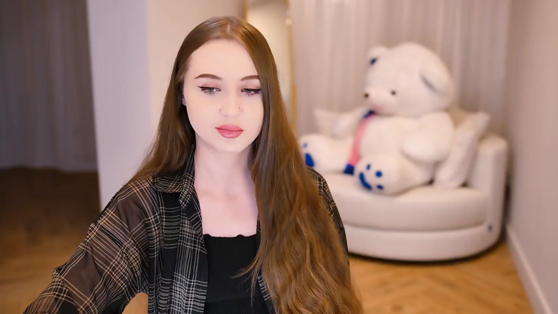 Gallery image thumbnail from Innocent_Soul's myfreecams stream on, 01/04/2025, 20:33 image 1 of 20