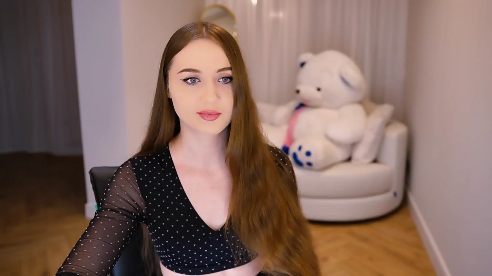 Gallery image thumbnail from Innocent_Soul's myfreecams stream on, 01/07/2025, 17:46 image 3 of 20