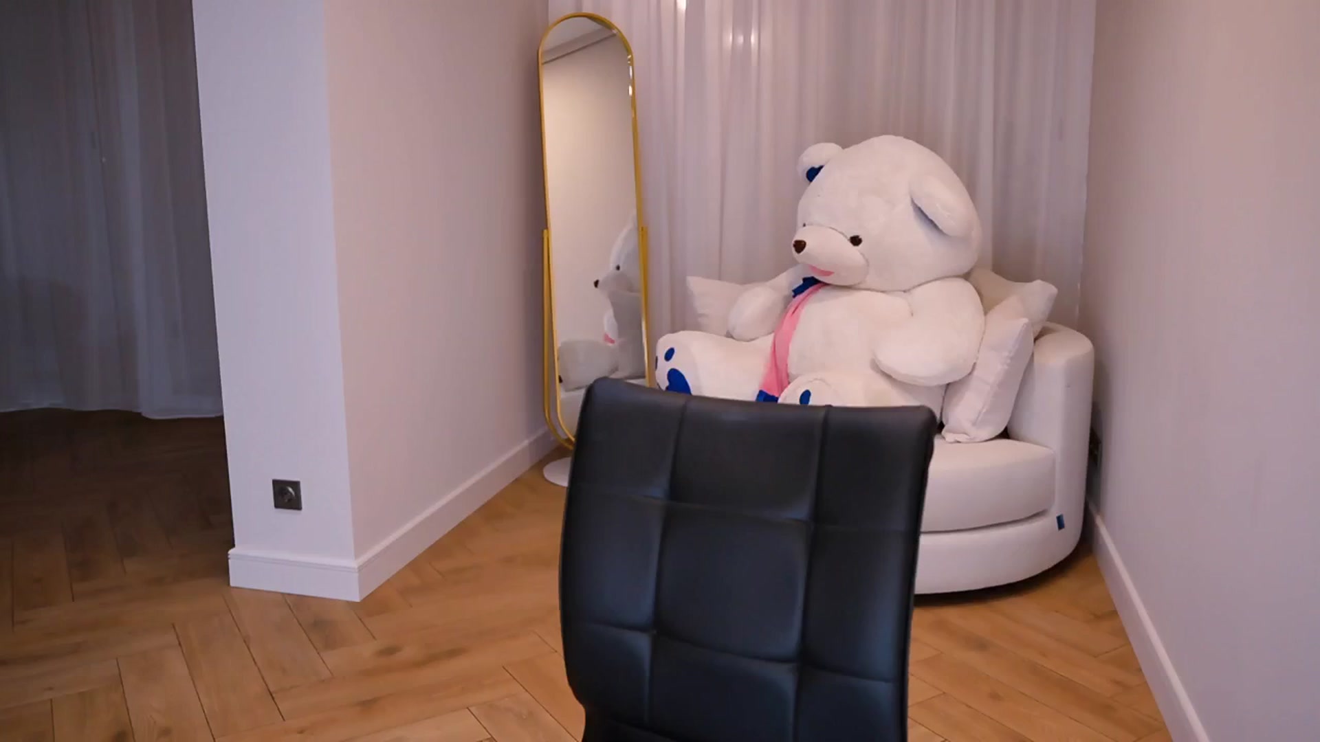 Gallery image thumbnail from Innocent_Soul's myfreecams stream on, 01/07/2025, 17:46 image 12 of 20
