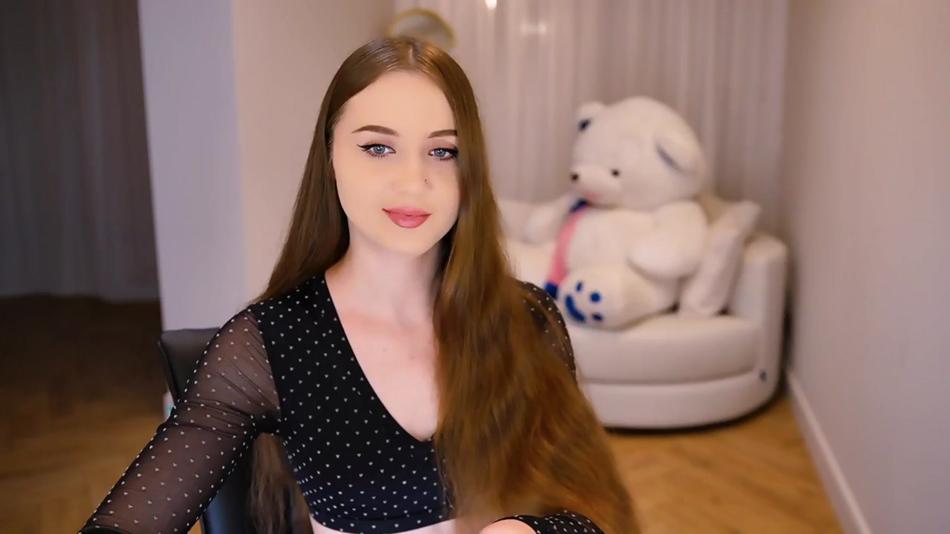 Gallery image thumbnail from Innocent_Soul's myfreecams stream on, 01/07/2025, 17:46 image 9 of 20