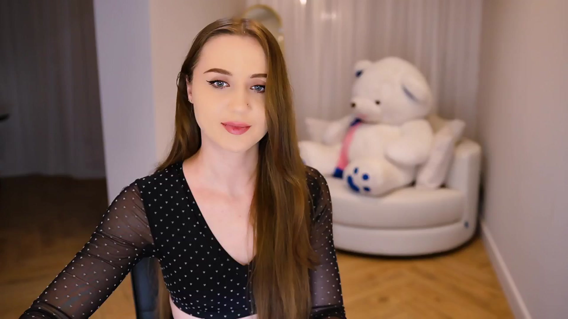 Gallery image thumbnail from Innocent_Soul's myfreecams stream on, 01/07/2025, 20:10 image 9 of 20