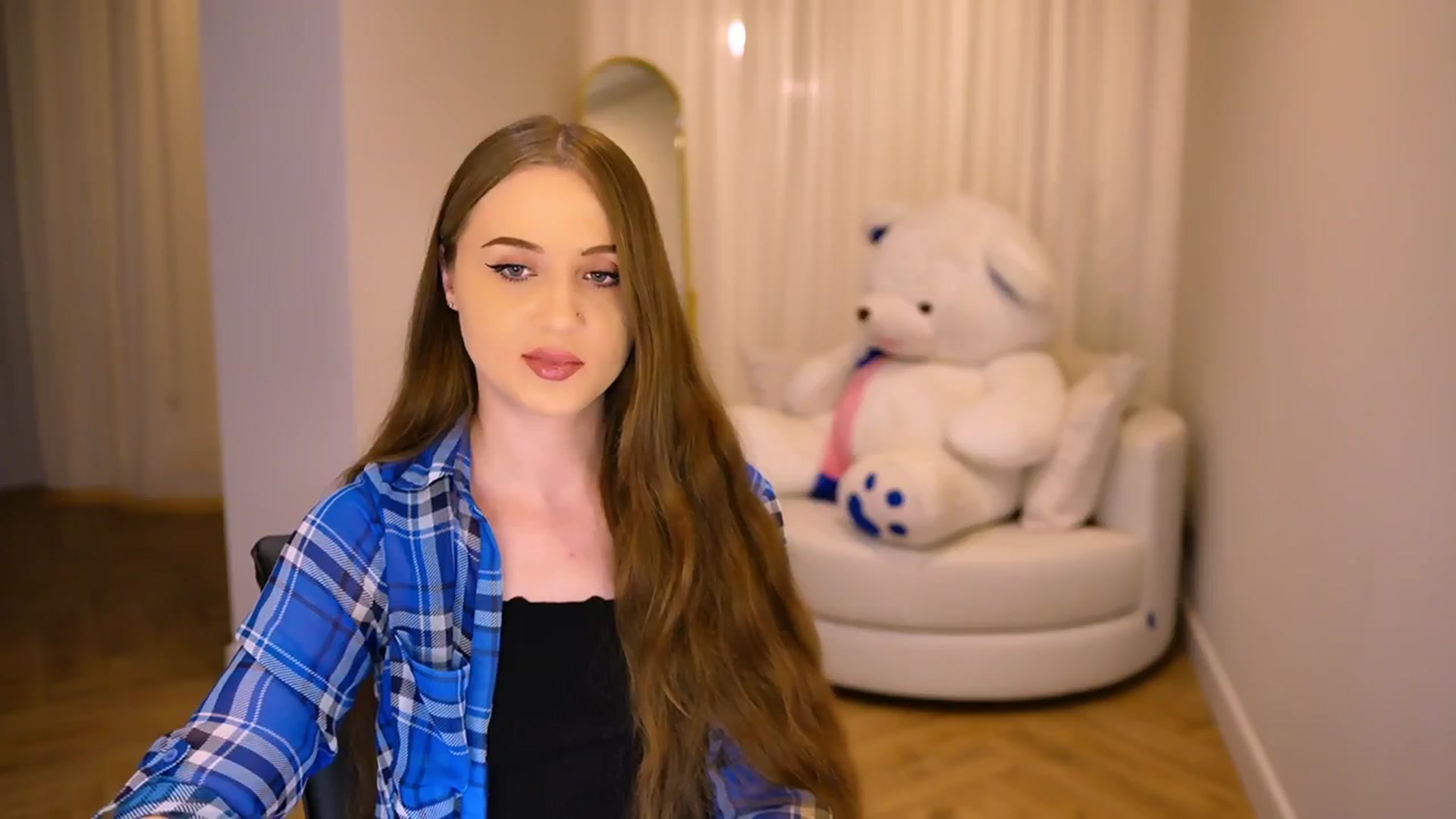 Gallery image thumbnail from Innocent_Soul's myfreecams stream on, 01/08/2025, 17:39 image 19 of 20