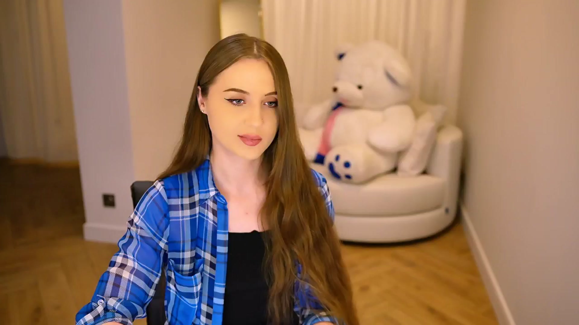 Gallery image thumbnail from Innocent_Soul's myfreecams stream on, 01/08/2025, 18:44 image 3 of 20