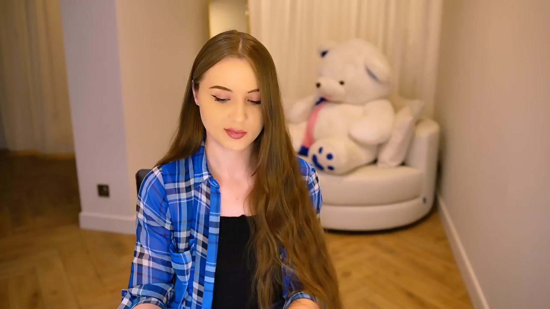 Gallery image thumbnail from Innocent_Soul's myfreecams stream on, 01/08/2025, 18:44 image 2 of 20