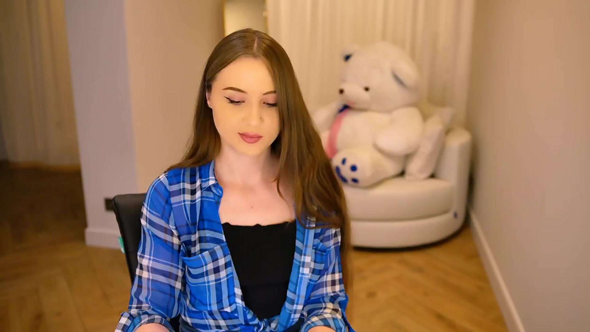 Gallery image thumbnail from Innocent_Soul's myfreecams stream on, 01/08/2025, 18:44 image 9 of 20