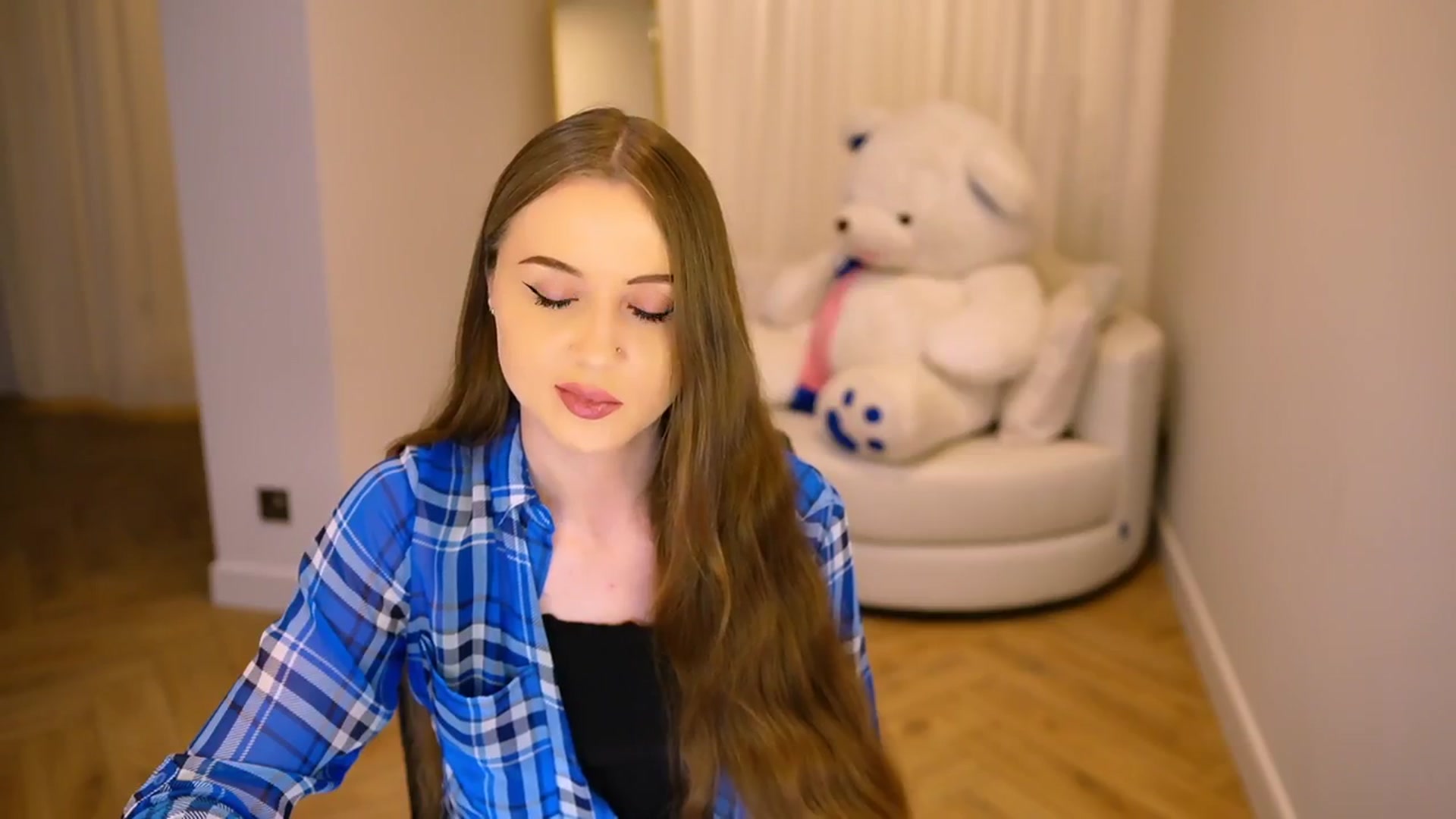 Gallery image thumbnail from Innocent_Soul's myfreecams stream on, 01/08/2025, 18:58 image 16 of 20