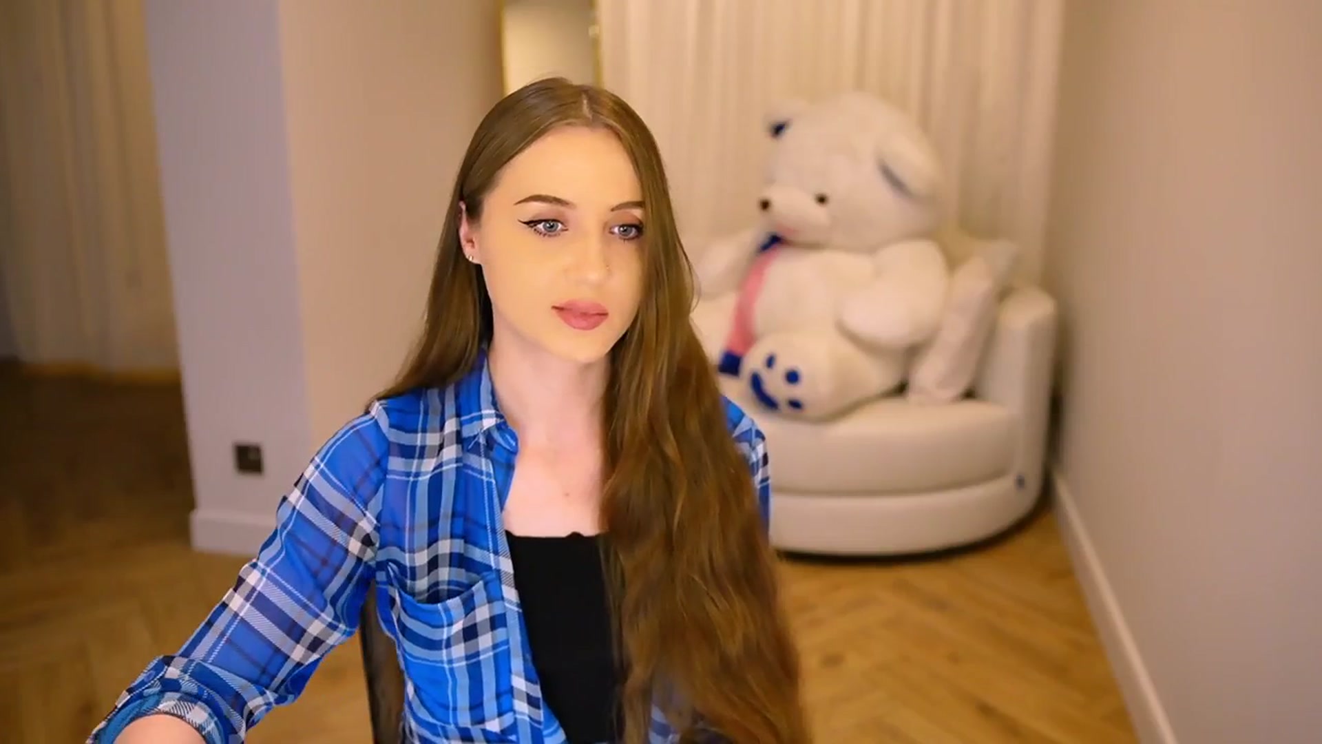 Gallery image thumbnail from Innocent_Soul's myfreecams stream on, 01/08/2025, 18:58 image 17 of 20