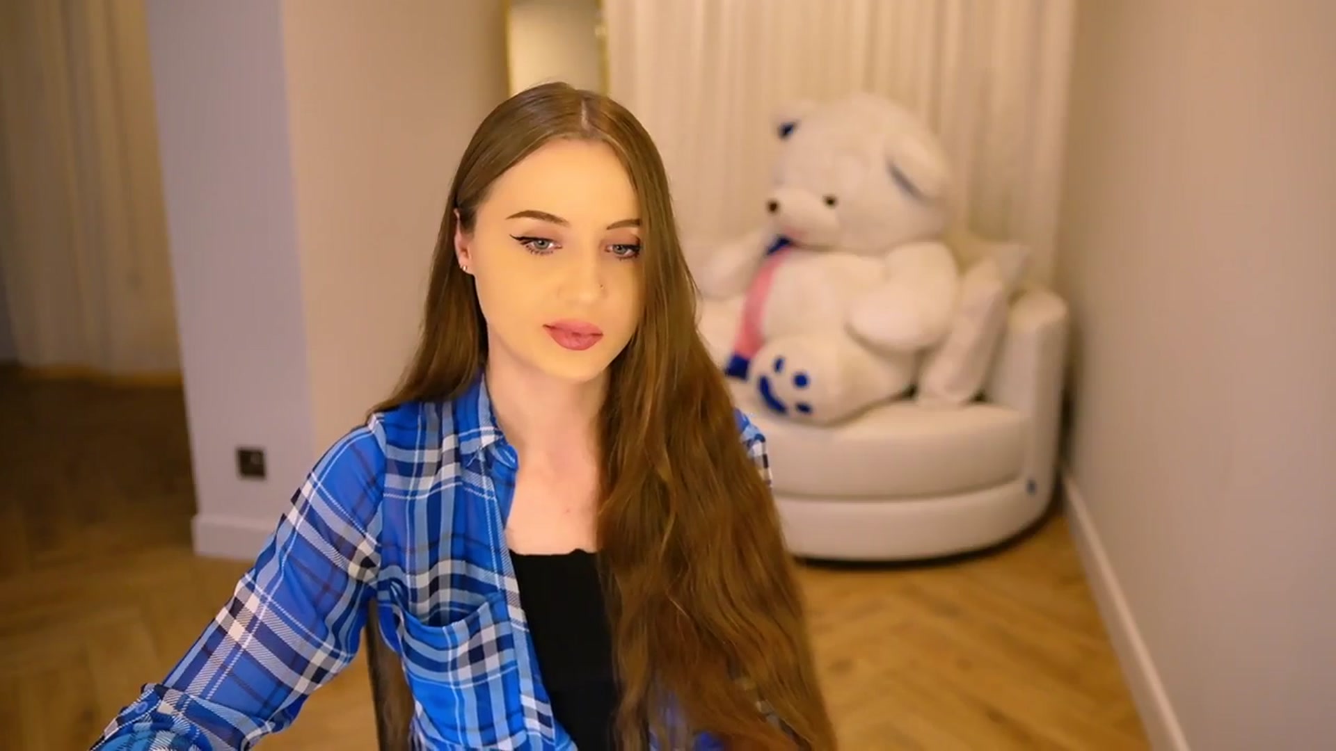 Gallery image thumbnail from Innocent_Soul's myfreecams stream on, 01/08/2025, 18:58 image 19 of 20