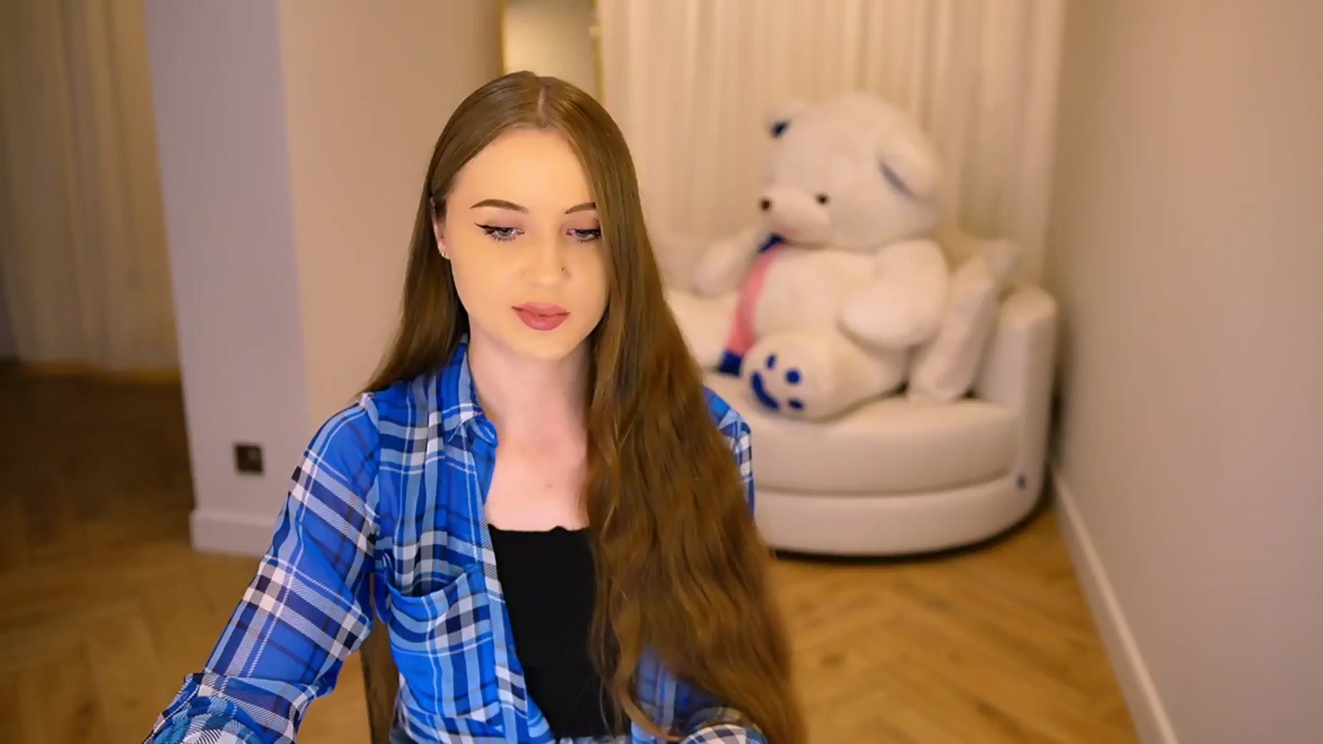 Gallery image thumbnail from Innocent_Soul's myfreecams stream on, 01/08/2025, 18:58 image 2 of 20