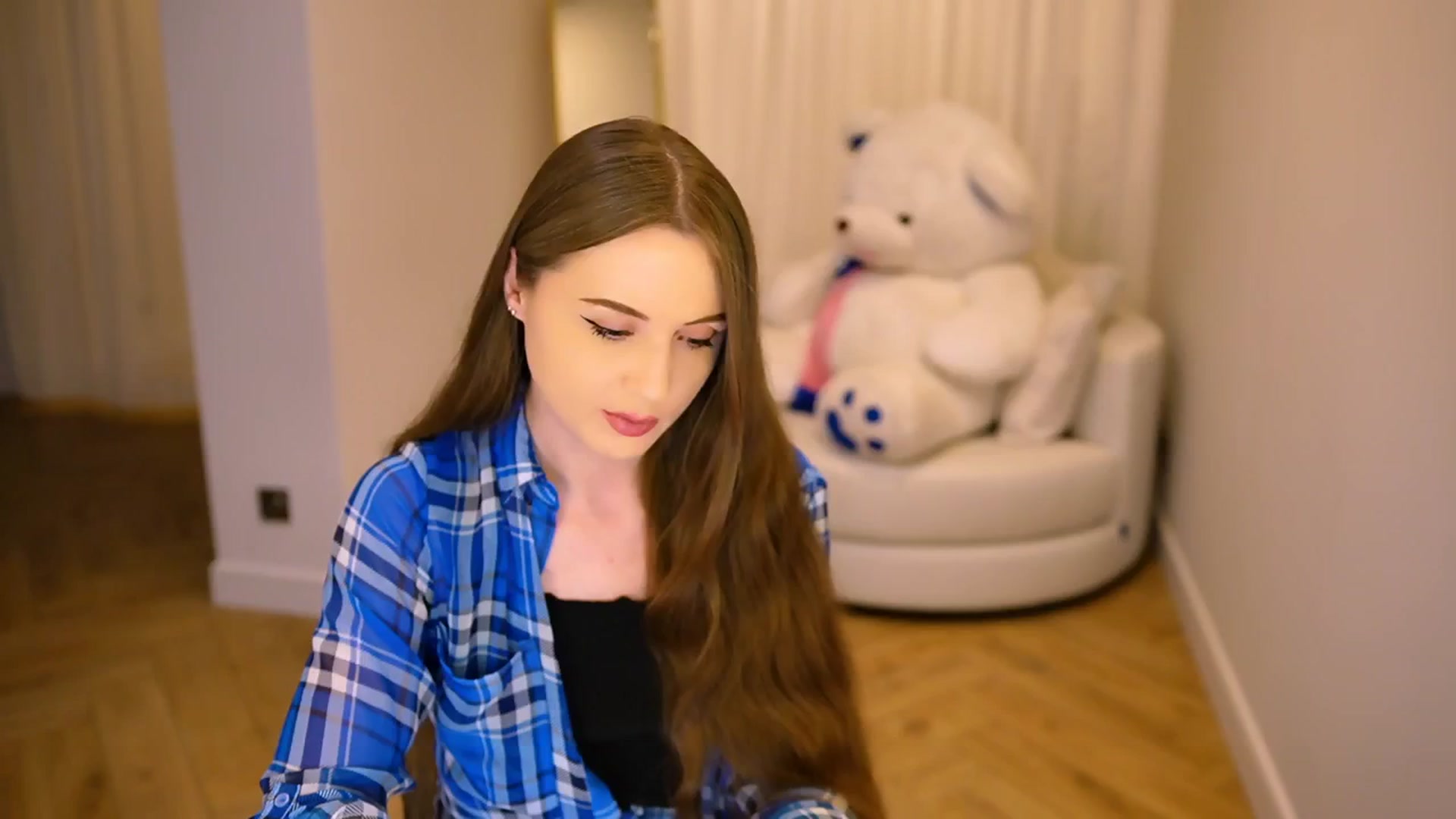 Gallery image thumbnail from Innocent_Soul's myfreecams stream on, 01/08/2025, 18:58 image 9 of 20