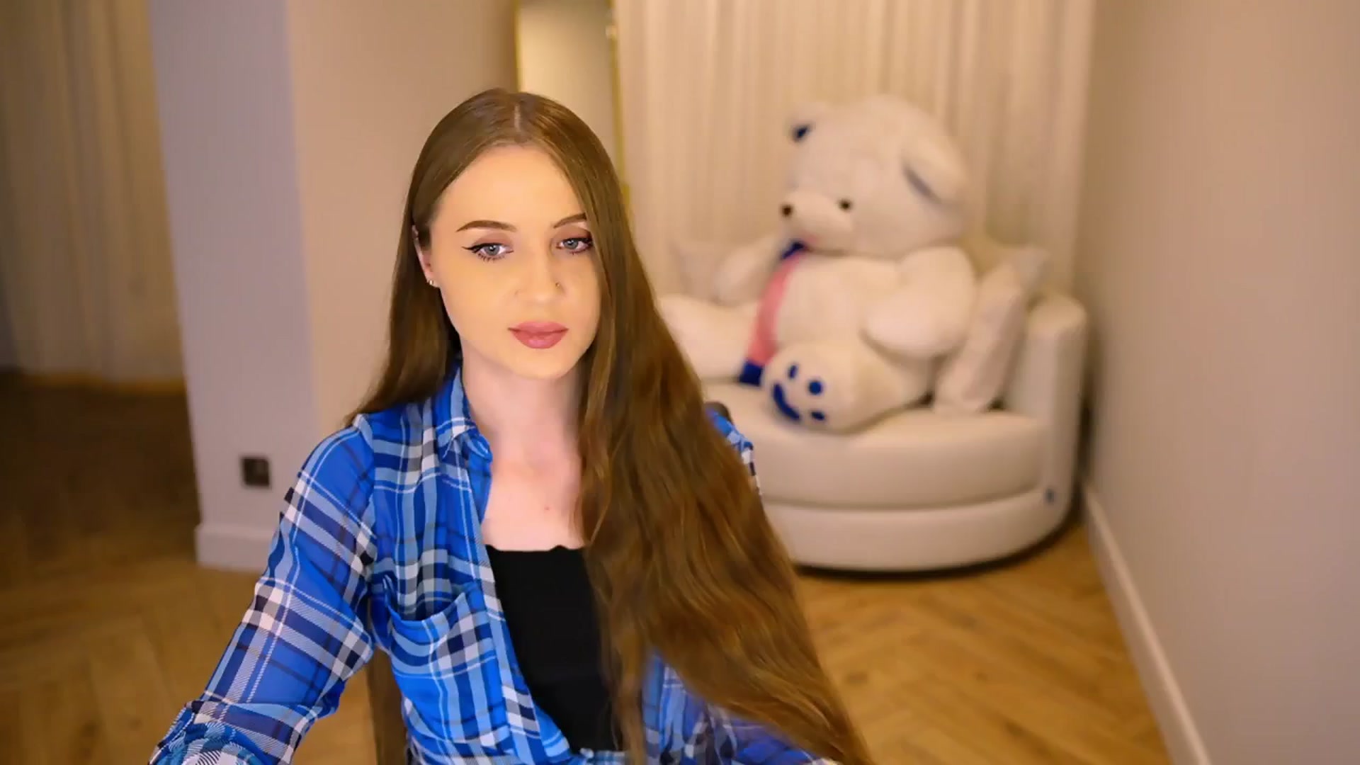 Gallery image thumbnail from Innocent_Soul's myfreecams stream on, 01/08/2025, 18:58 image 6 of 20