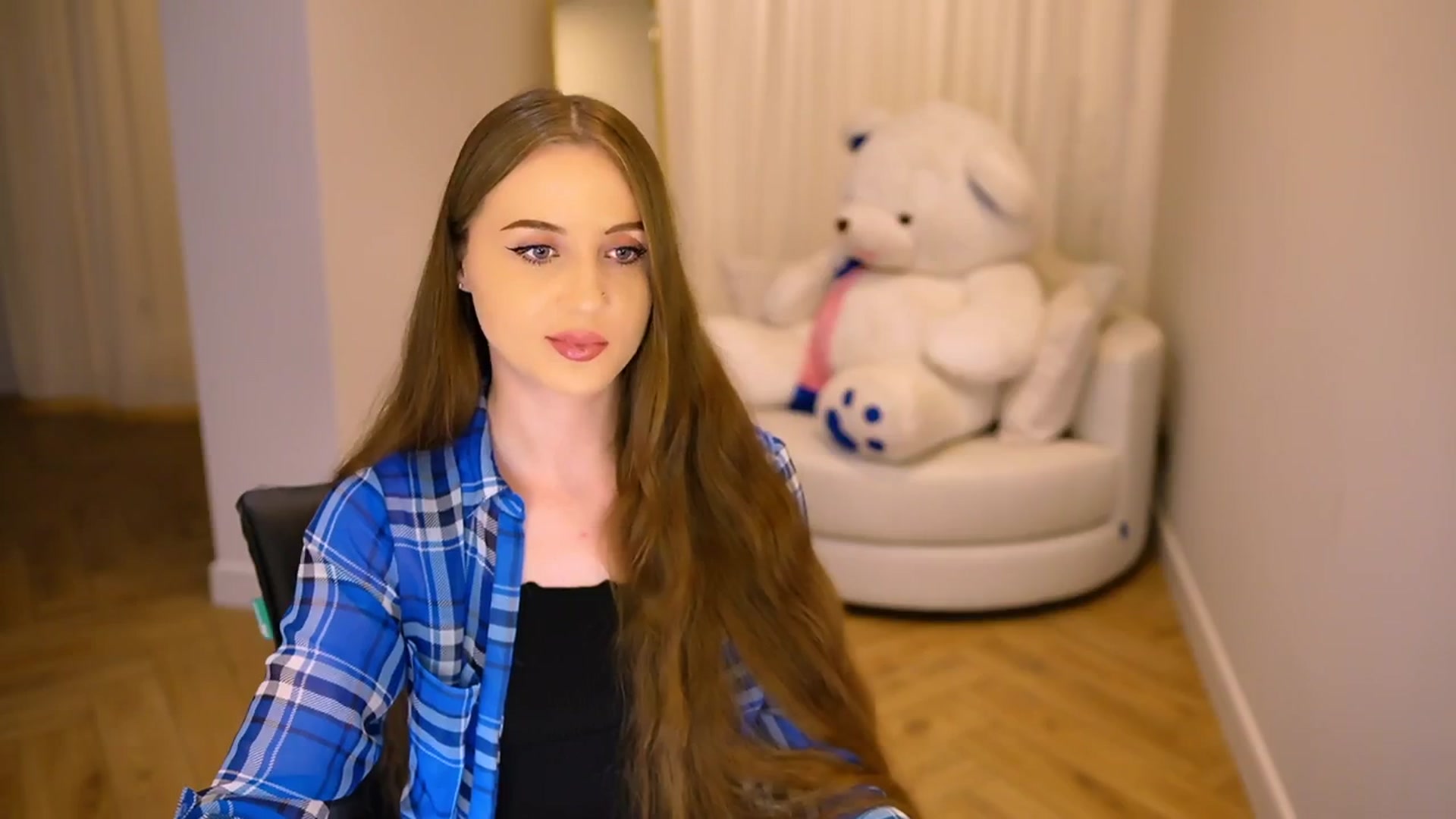 Gallery image thumbnail from Innocent_Soul's myfreecams stream on, 01/08/2025, 20:02 image 13 of 20