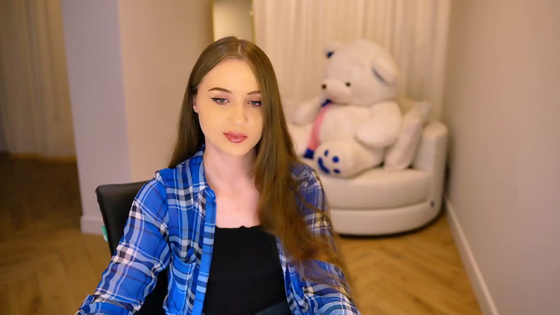 Gallery image thumbnail from Innocent_Soul's myfreecams stream on, 01/08/2025, 20:02 image 1 of 20