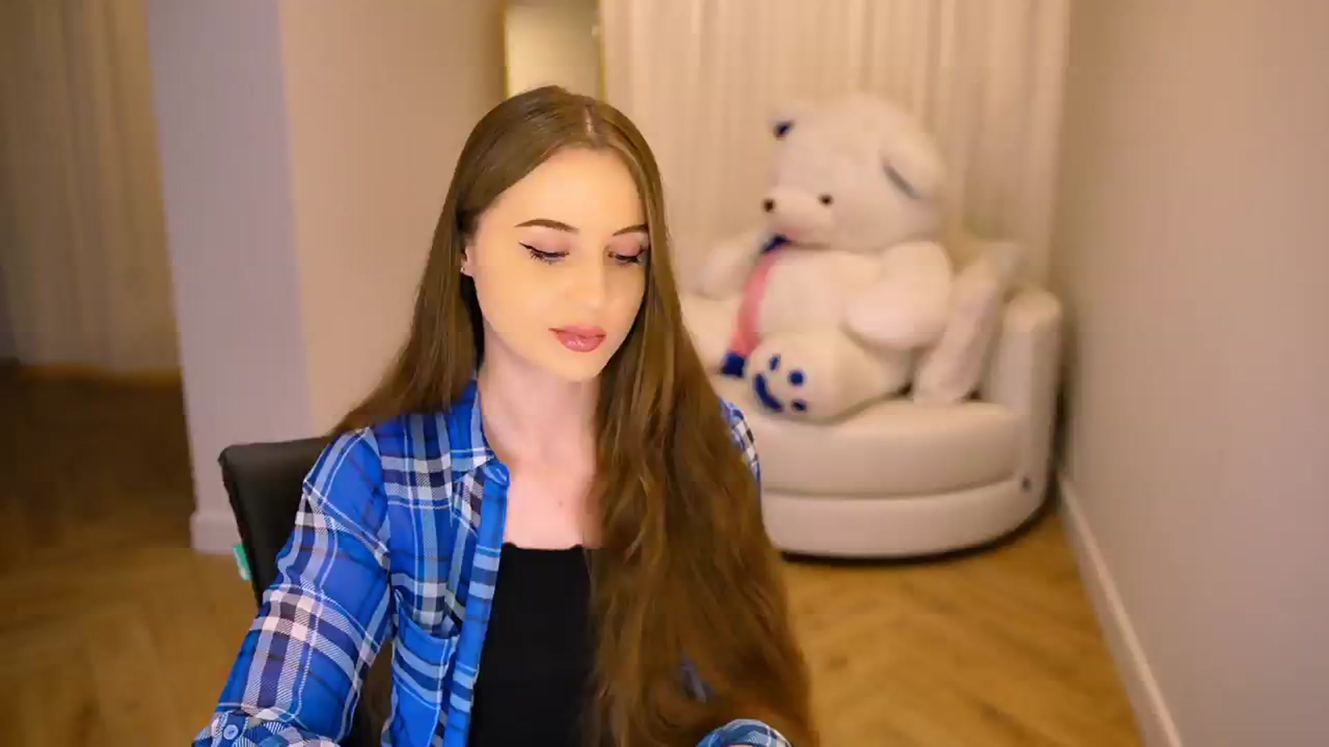 Gallery image thumbnail from Innocent_Soul's myfreecams stream on, 01/08/2025, 20:02 image 12 of 20