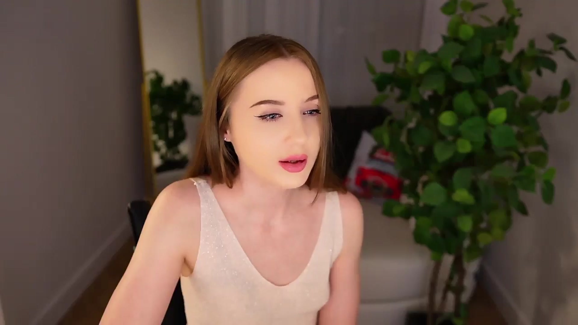 Gallery image thumbnail from Innocent_Soul's myfreecams stream on, 01/14/2025, 18:25 image 18 of 20