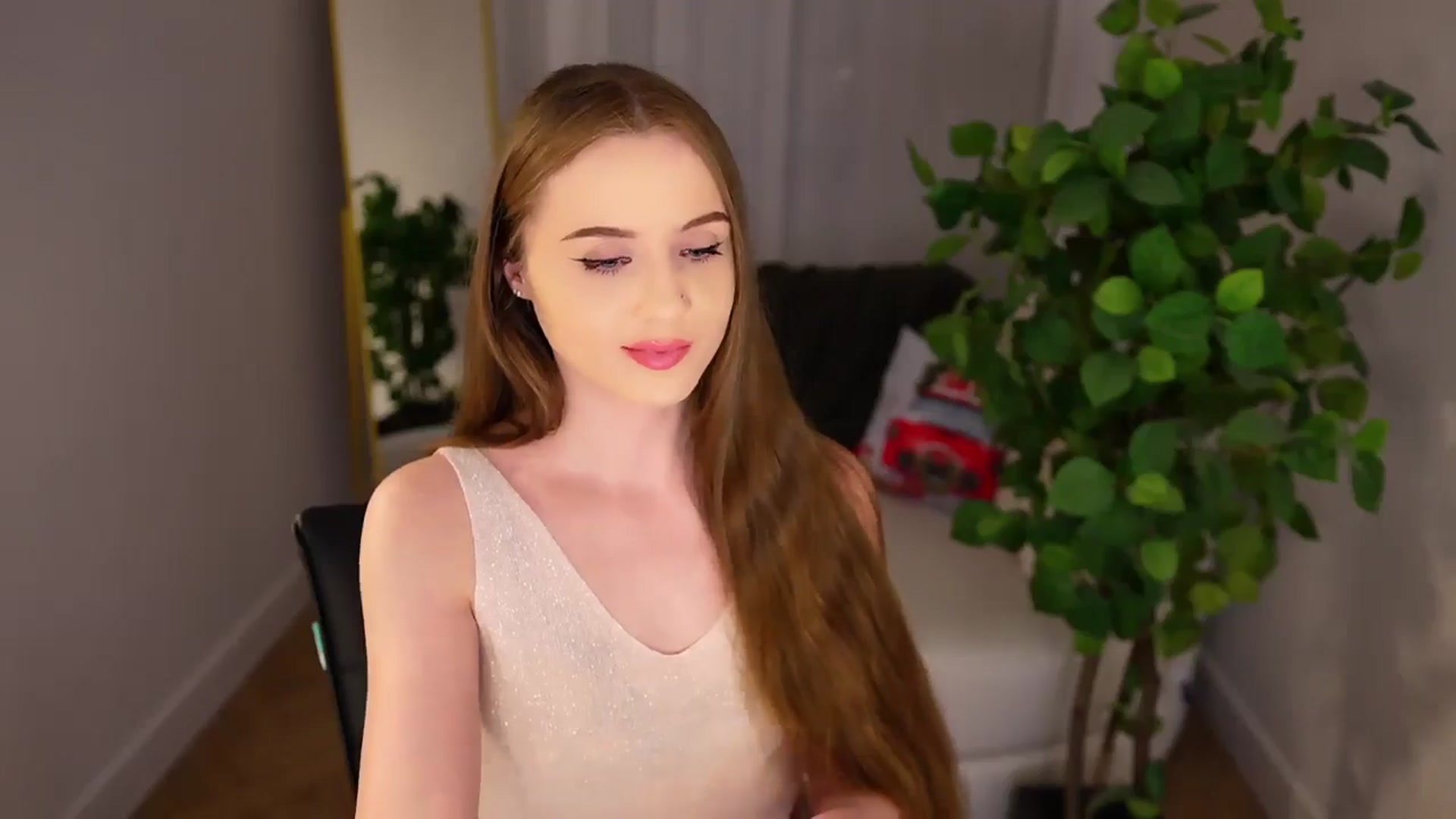 Gallery image thumbnail from Innocent_Soul's myfreecams stream on, 01/14/2025, 22:13 image 5 of 20
