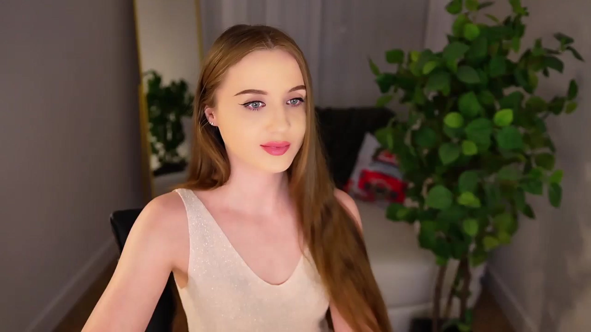 Gallery image thumbnail from Innocent_Soul's myfreecams stream on, 01/14/2025, 22:13 image 3 of 20