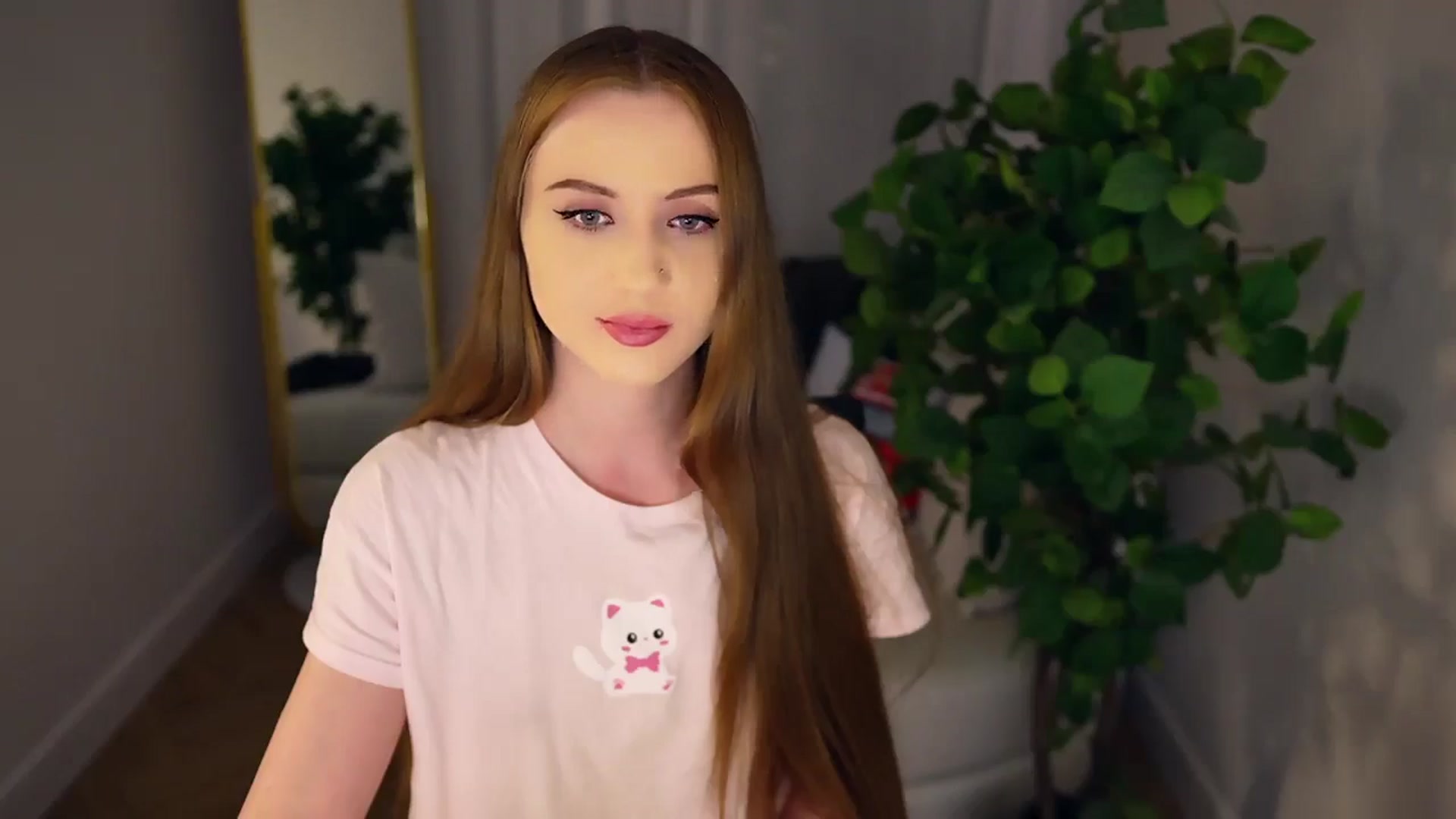 Gallery image thumbnail from Innocent_Soul's myfreecams stream on, 01/19/2025, 21:20 image 13 of 20