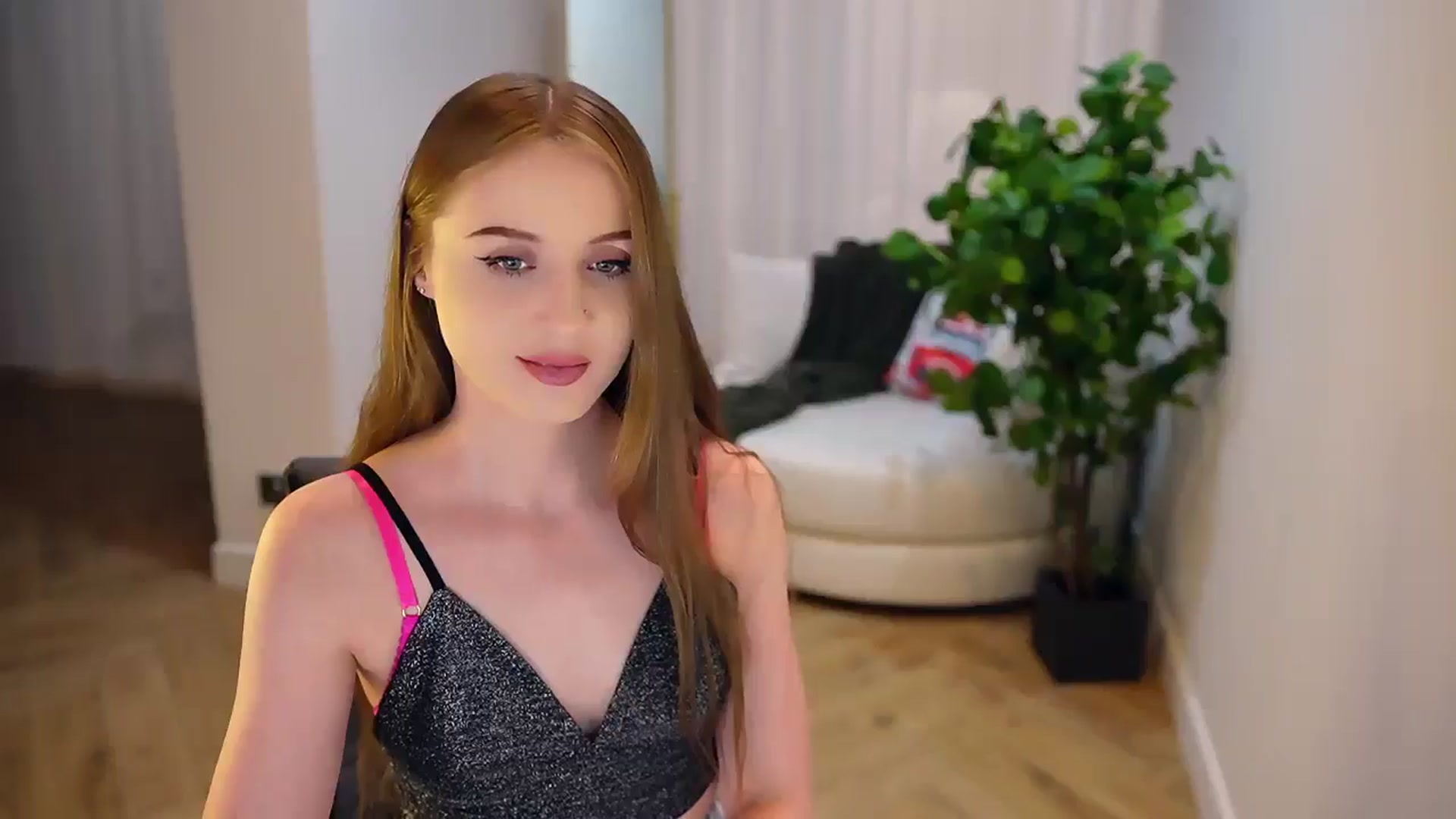Gallery image thumbnail from Innocent_Soul's myfreecams stream on, 01/22/2025, 16:26 image 17 of 20