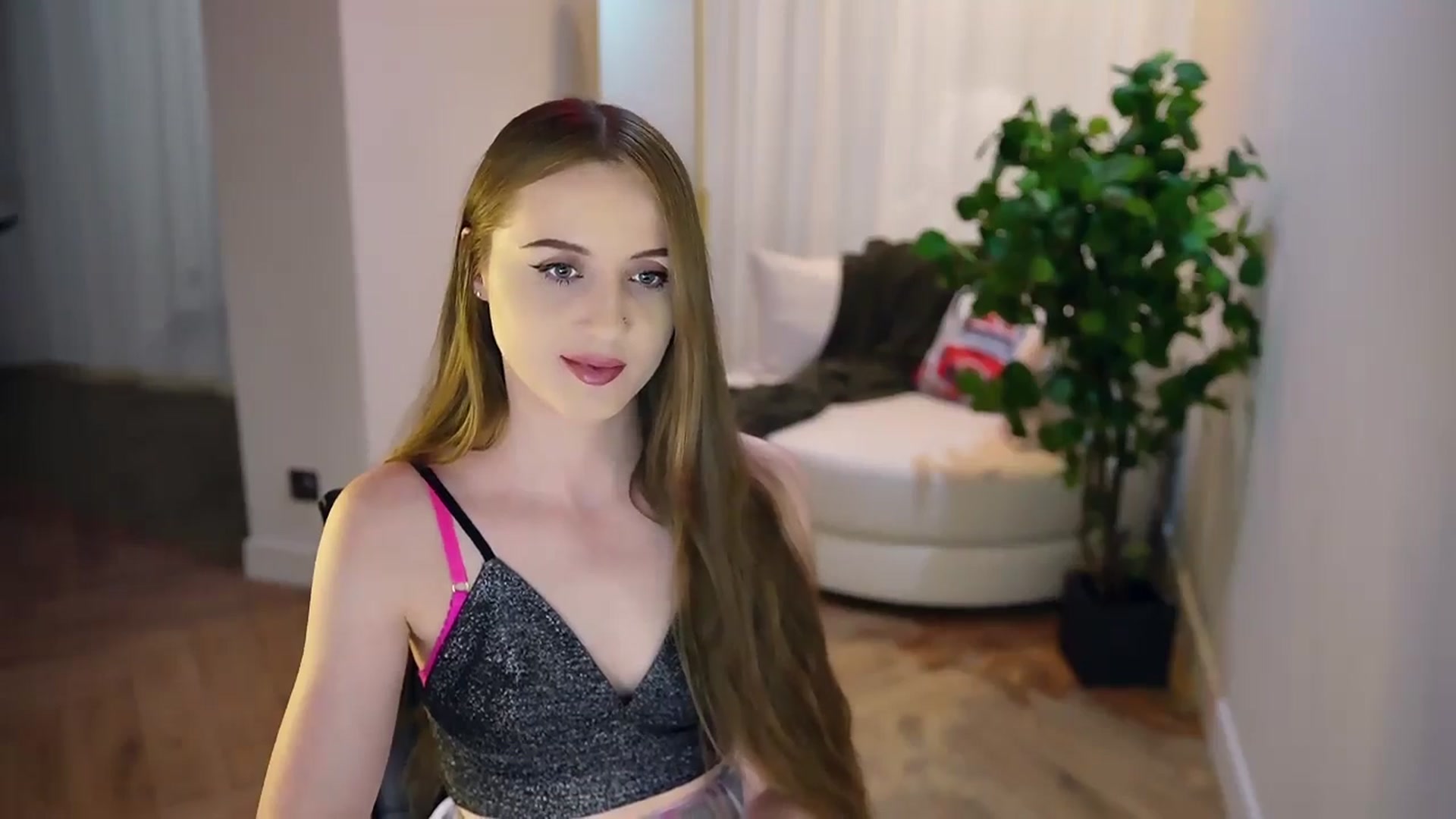 Gallery image thumbnail from Innocent_Soul's myfreecams stream on, 01/22/2025, 18:26 image 7 of 20