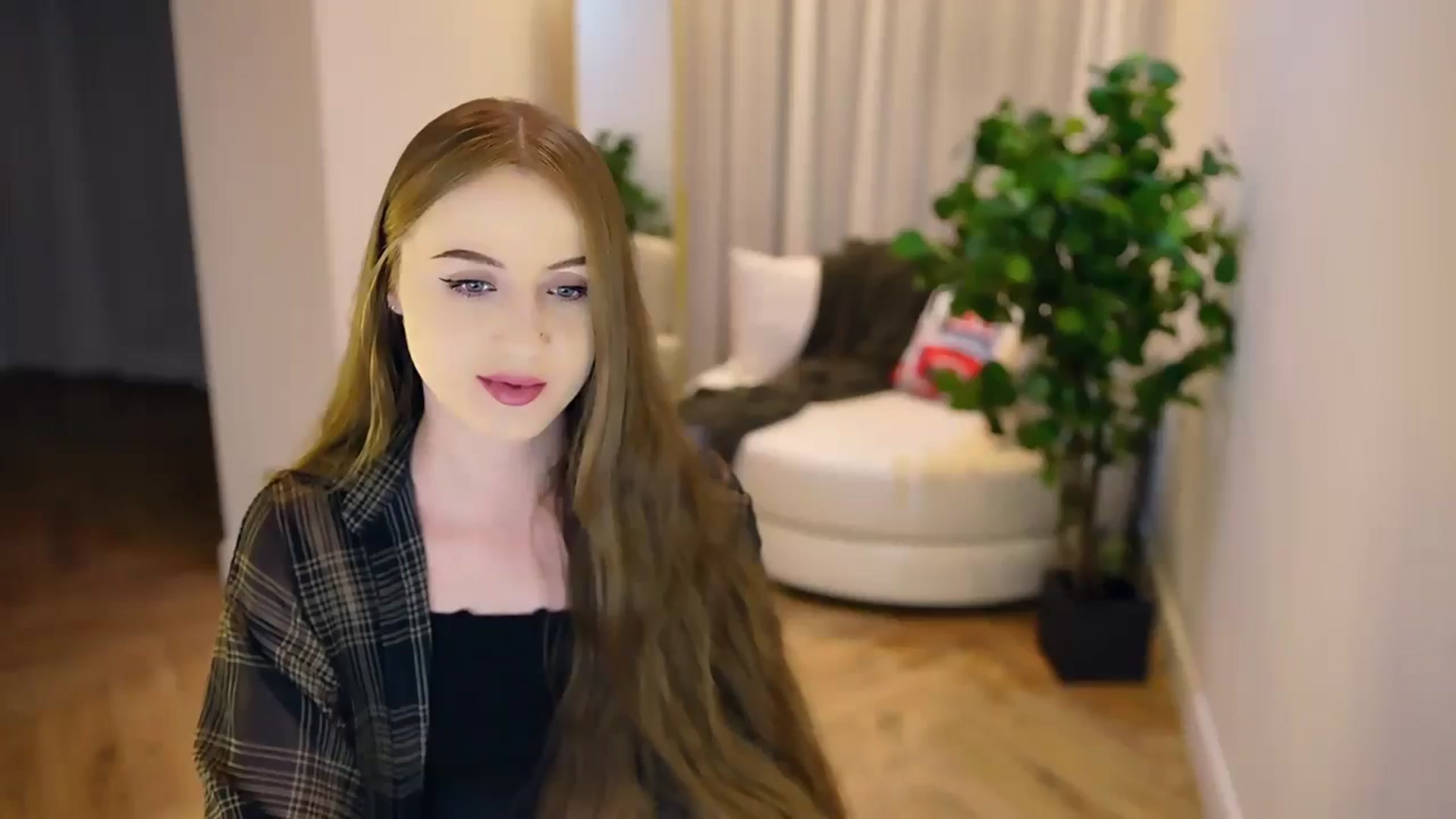 Gallery image thumbnail from Innocent_Soul's myfreecams stream on, 01/23/2025, 15:53 image 8 of 20