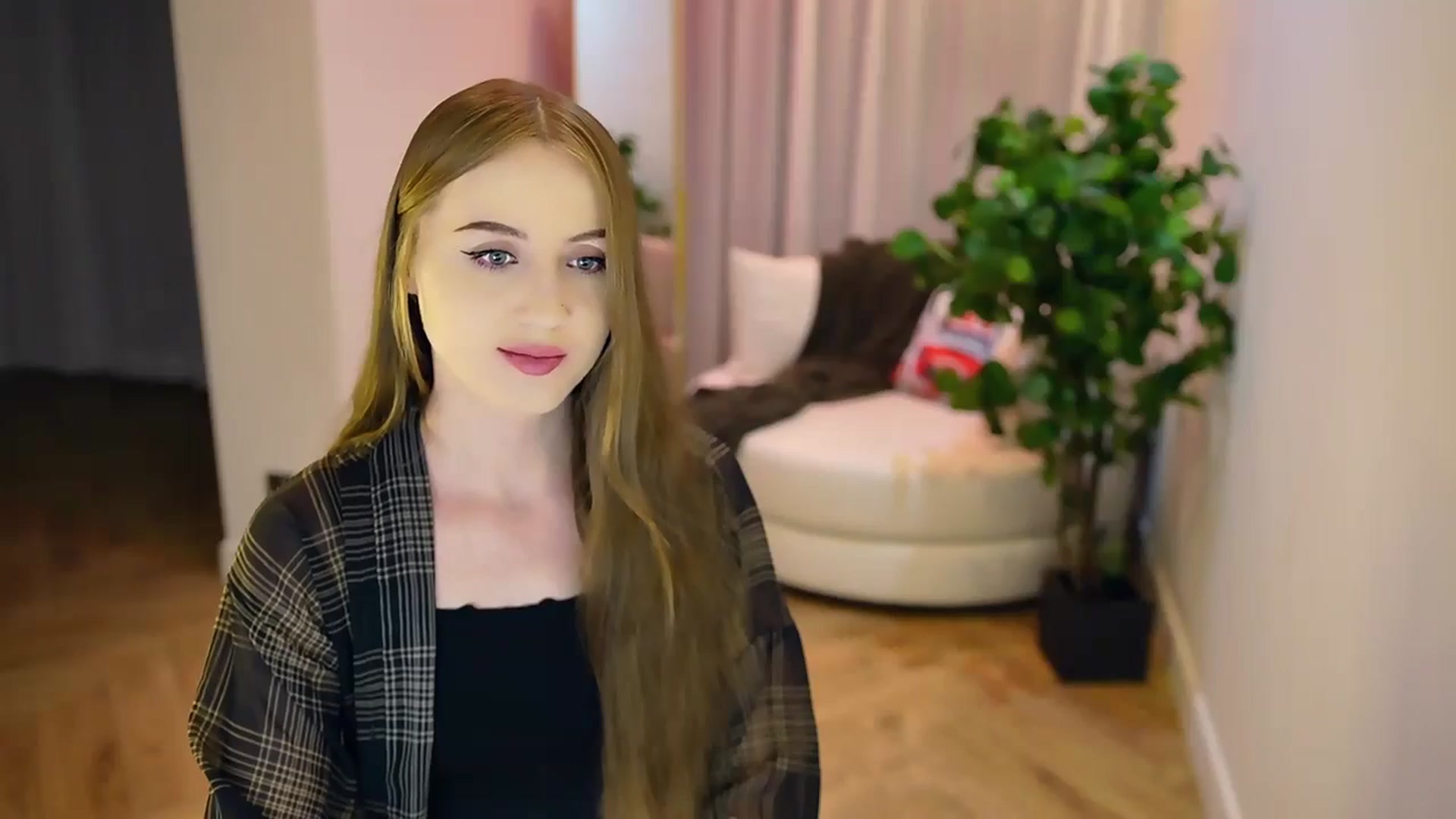 Gallery image thumbnail from Innocent_Soul's myfreecams stream on, 01/23/2025, 16:30 image 13 of 20