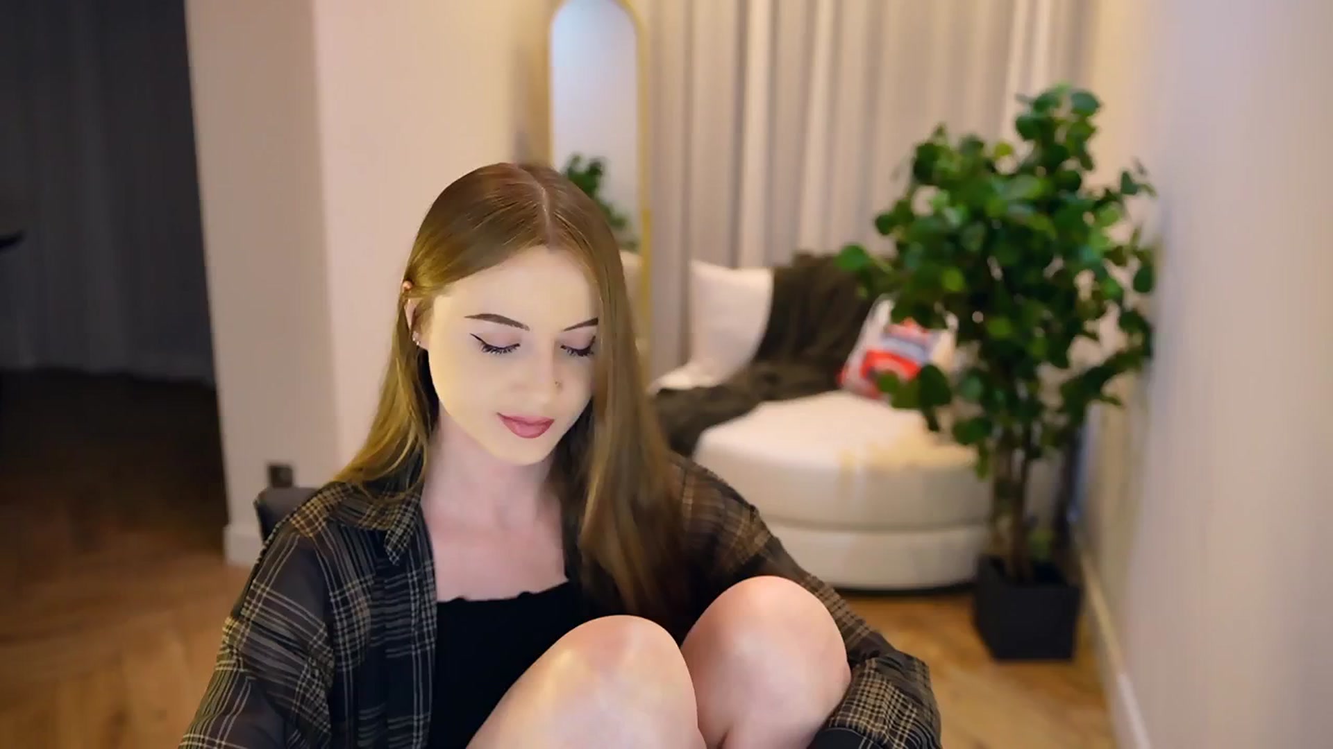 Gallery image thumbnail from Innocent_Soul's myfreecams stream on, 01/23/2025, 17:53 image 7 of 20