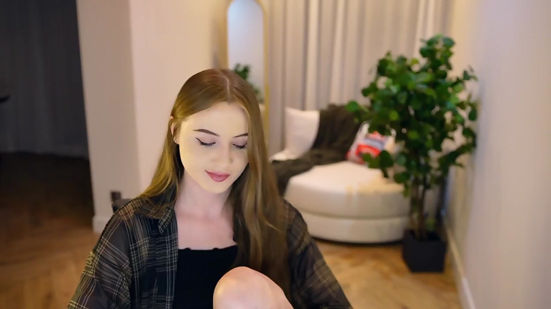 Gallery image thumbnail from Innocent_Soul's myfreecams stream on, 01/23/2025, 17:53 image 18 of 20