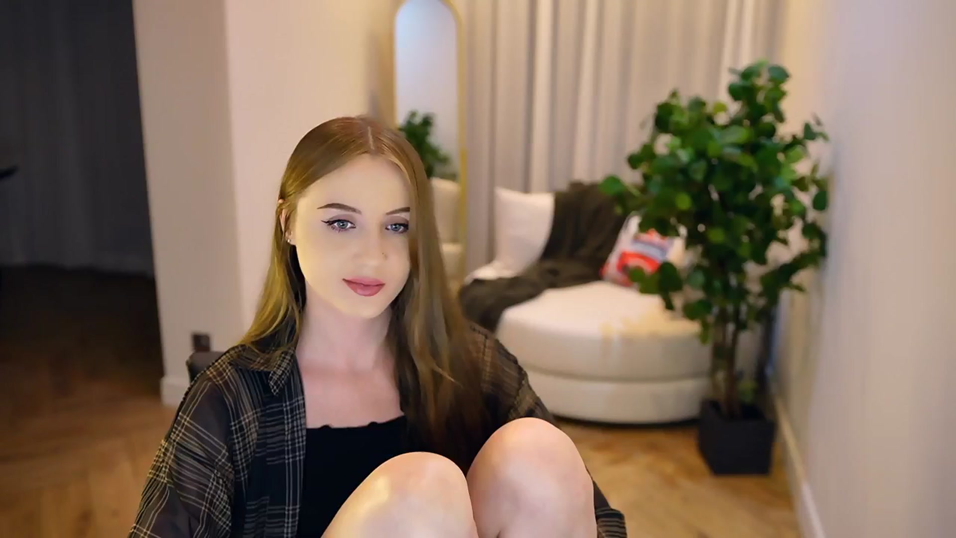 Gallery image thumbnail from Innocent_Soul's myfreecams stream on, 01/23/2025, 17:53 image 10 of 20