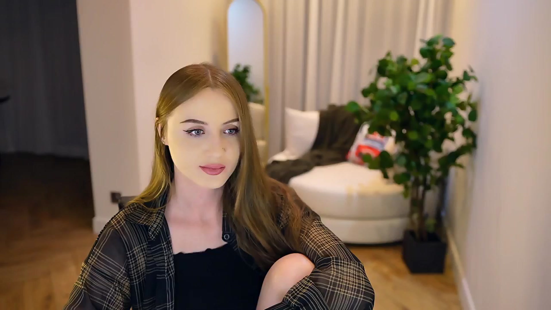 Gallery image thumbnail from Innocent_Soul's myfreecams stream on, 01/23/2025, 17:53 image 1 of 20