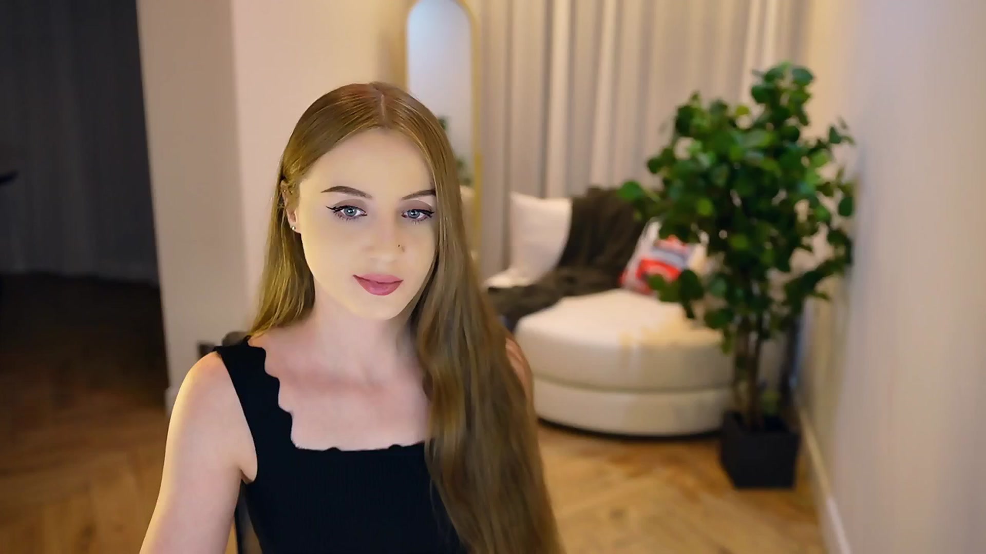 Gallery image thumbnail from Innocent_Soul's myfreecams stream on, 01/23/2025, 18:26 image 13 of 20