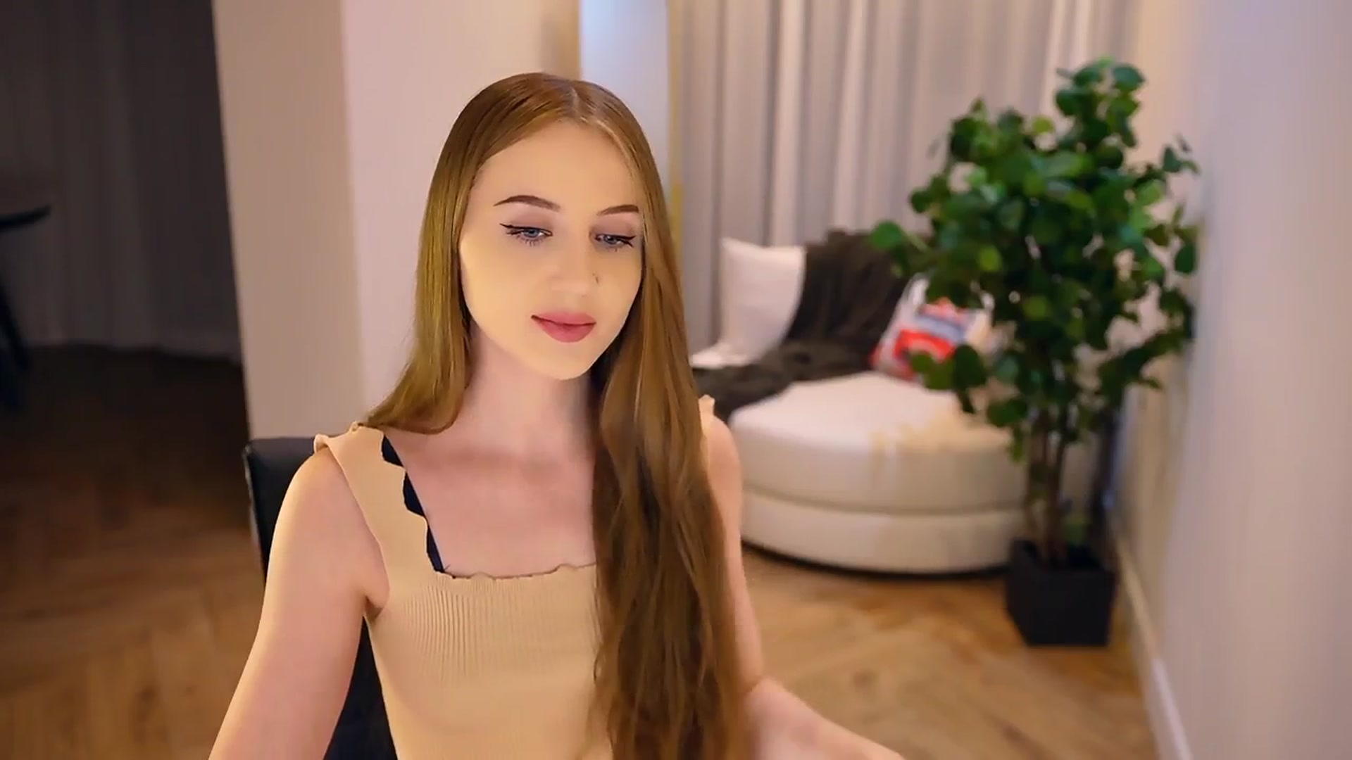 Gallery image thumbnail from Innocent_Soul's myfreecams stream on, 01/24/2025, 18:24 image 13 of 20