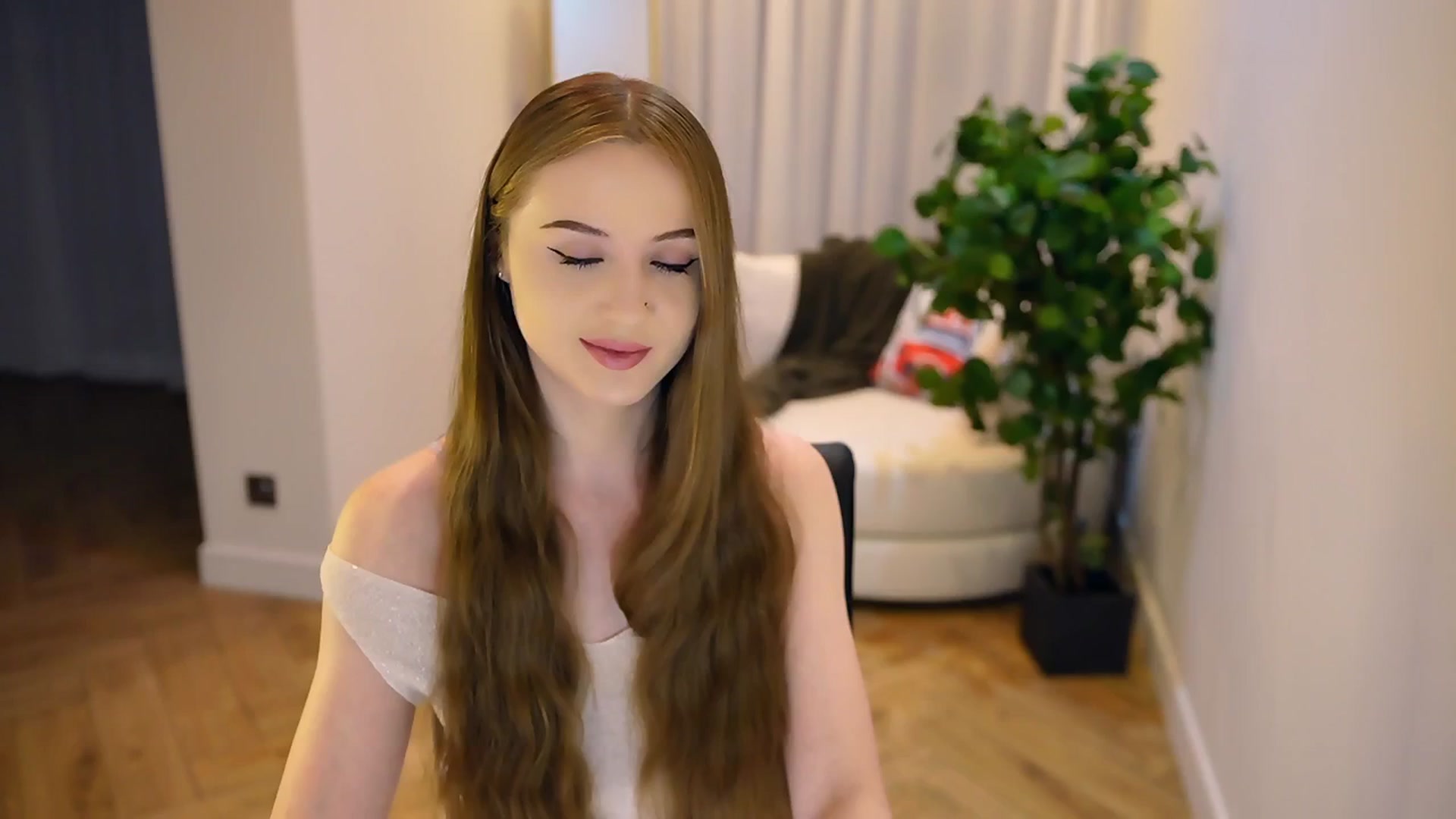 Gallery image thumbnail from Innocent_Soul's myfreecams stream on, 01/29/2025, 14:10 image 7 of 20