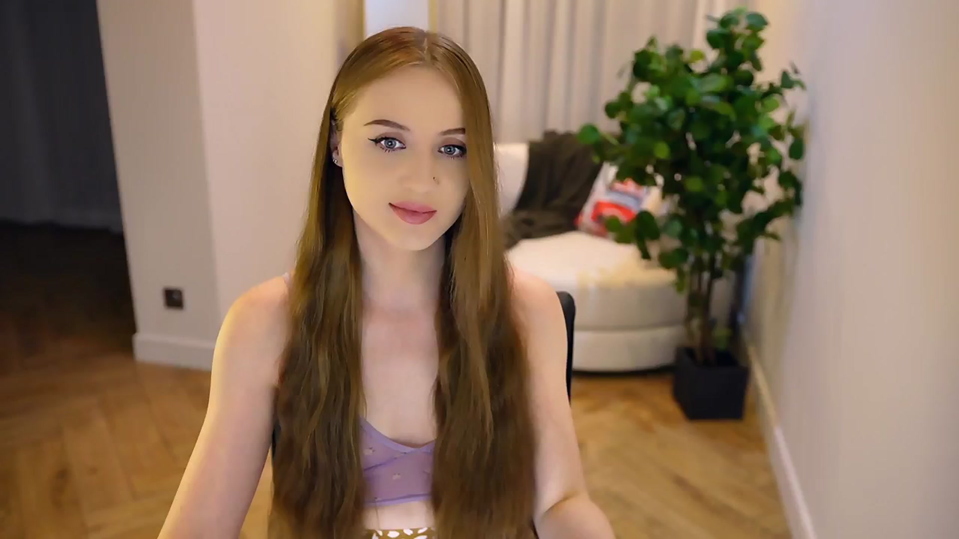 Gallery image thumbnail from Innocent_Soul's myfreecams stream on, 01/29/2025, 15:16 image 6 of 20
