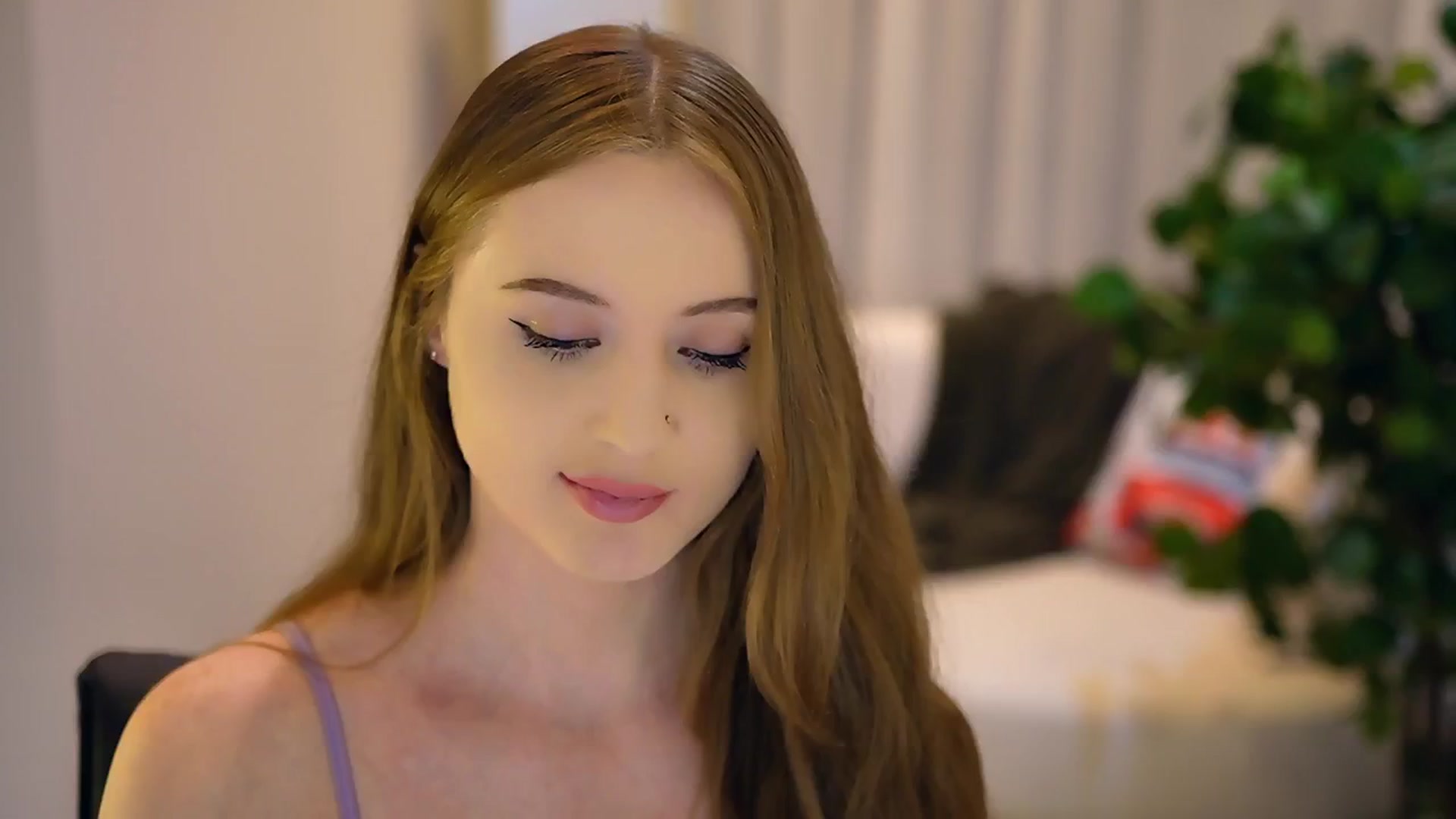 Gallery image thumbnail from Innocent_Soul's myfreecams stream on, 01/29/2025, 17:19 image 10 of 20
