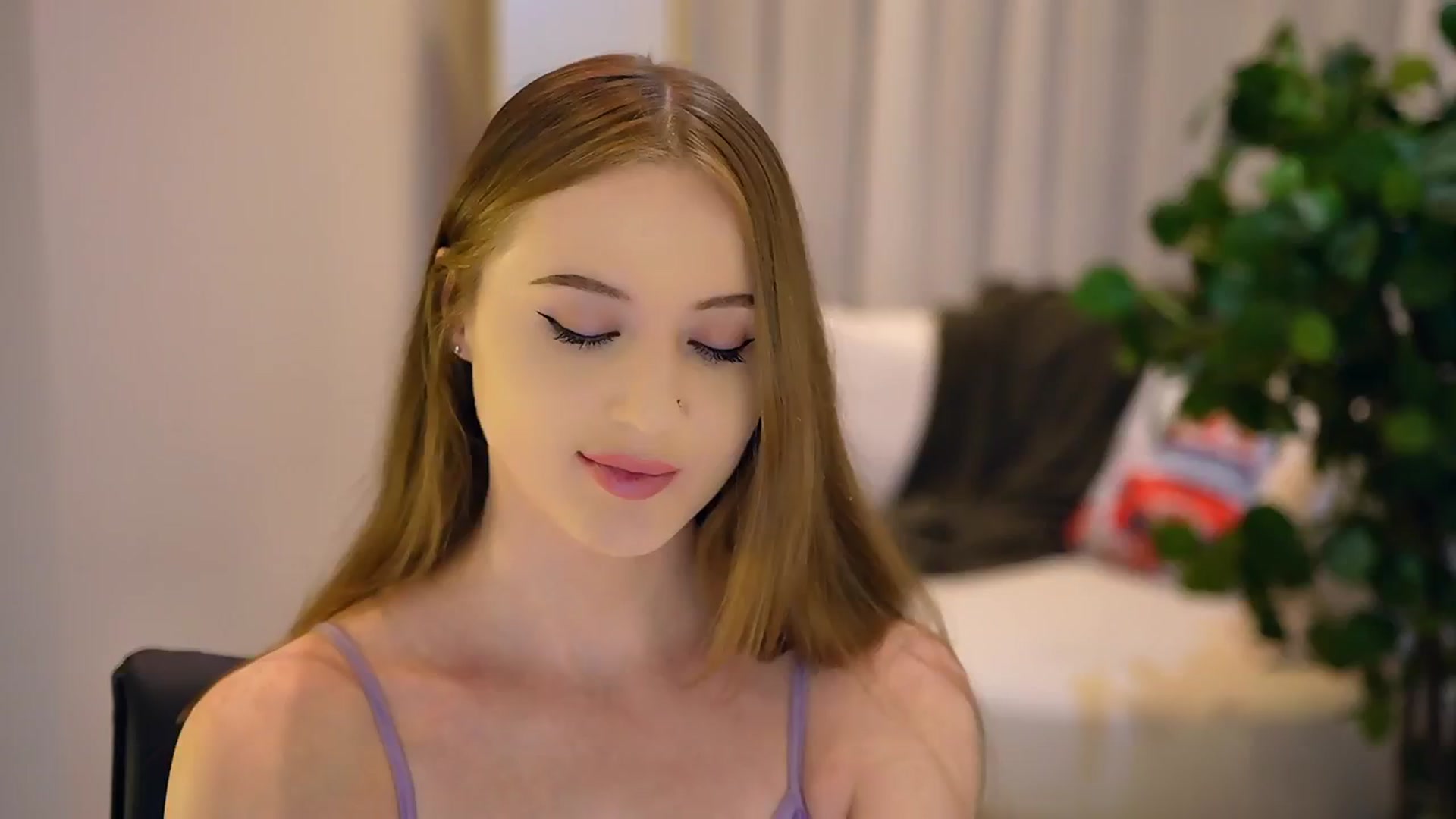 Gallery image thumbnail from Innocent_Soul's myfreecams stream on, 01/29/2025, 17:19 image 8 of 20